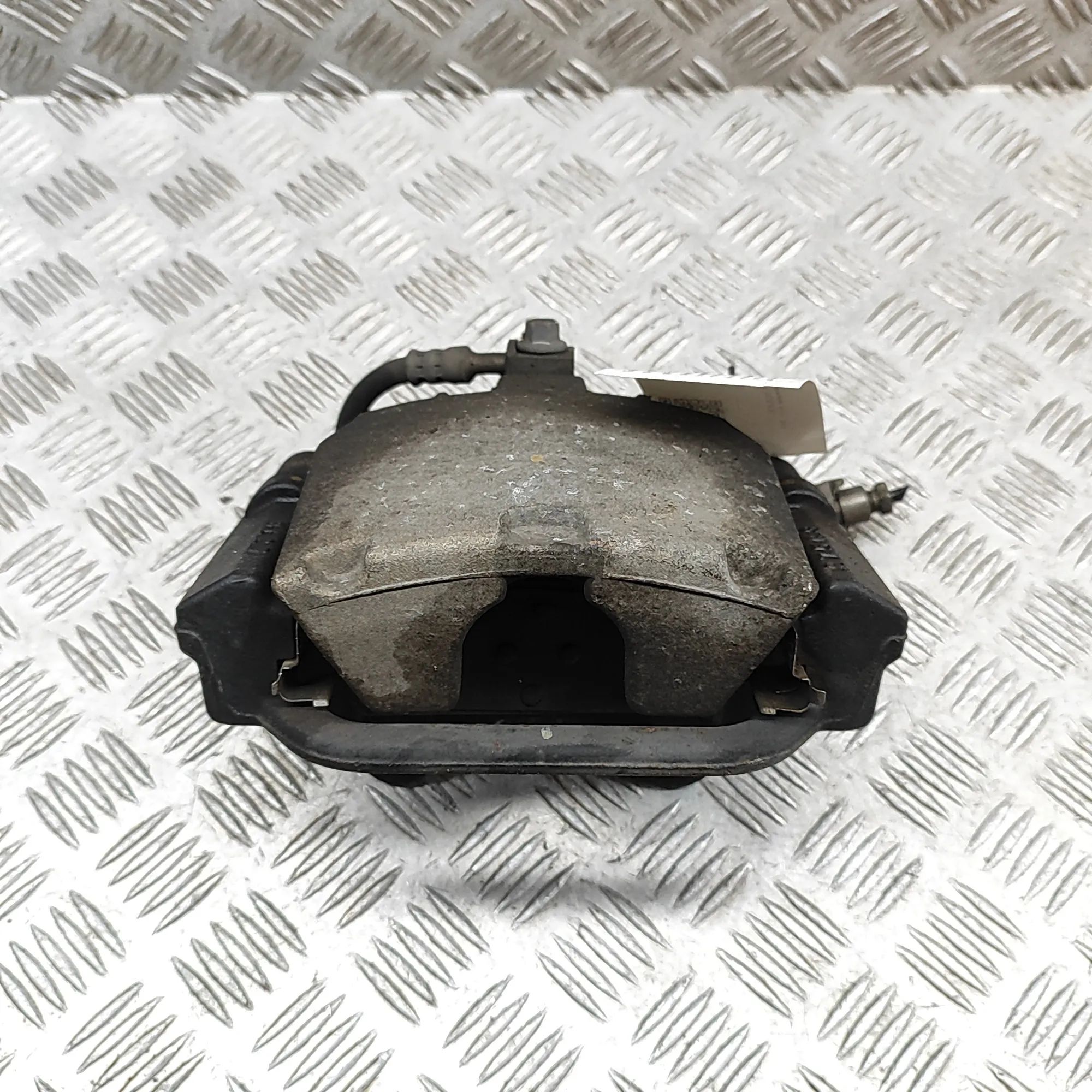 Cadillac Escalade Brake caliper — rear right Brake caliper — rear right — CADILLAC ESCALADE ...