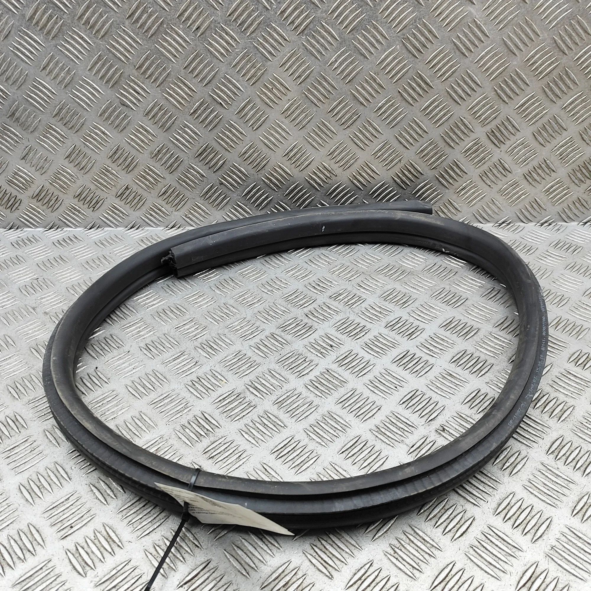 Ferrari California Door rubber seal — front left Door rubber seal — front left — FERRARI CALIFOR...