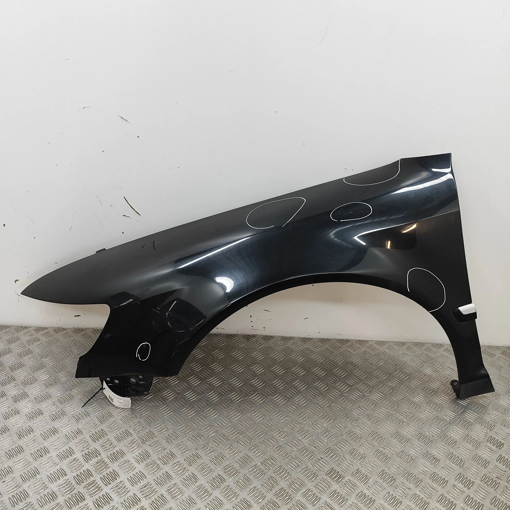 Volkswagen Phaeton Front Left Fender Front Left Fender — VW PHAETON (3D_) (2002-2016...