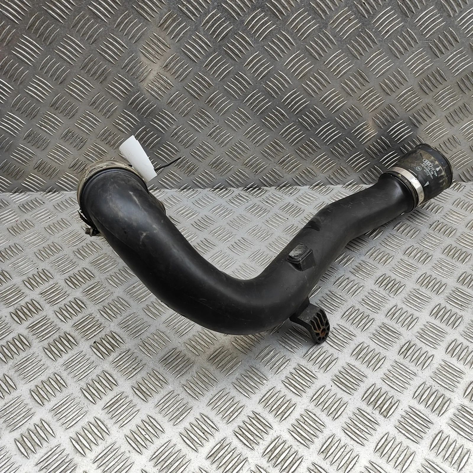 Audi Q3 (8U) Intercooler hose — left Intercooler hose — left — AUDI Q3 (8U) (2011-20...