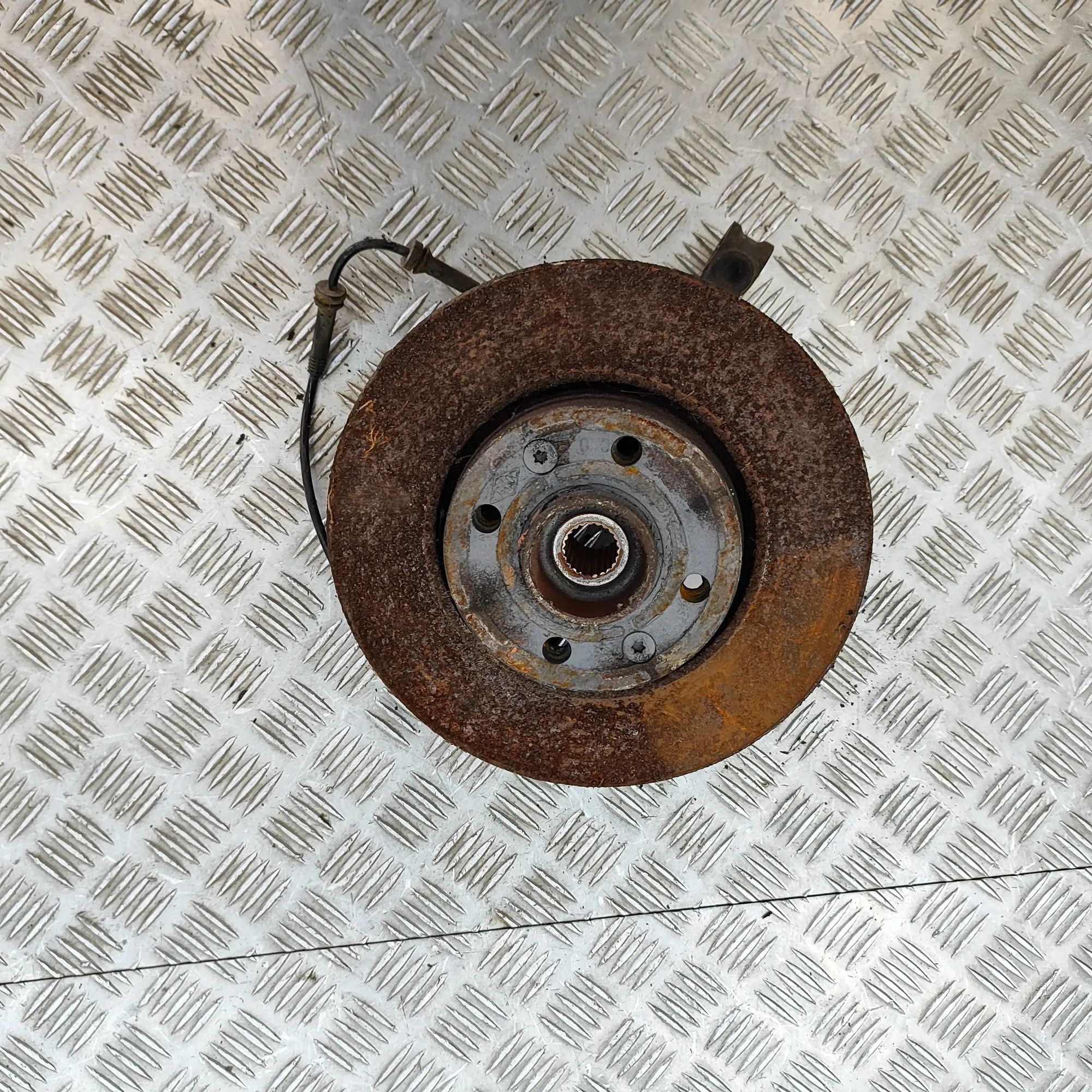 Renault Zoe Front Right Wheel Hub Front Right Wheel Hub — RENAULT ZOE (BFM_) (201...