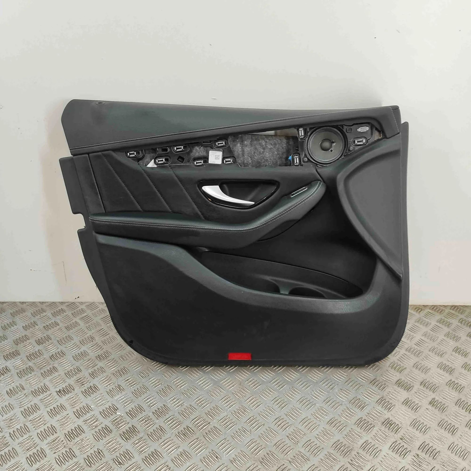 Mercedes-Benz GLC (X253) Front Left Door Panel Front Left Door Panel — MERCEDES BENZ GLC (X253...