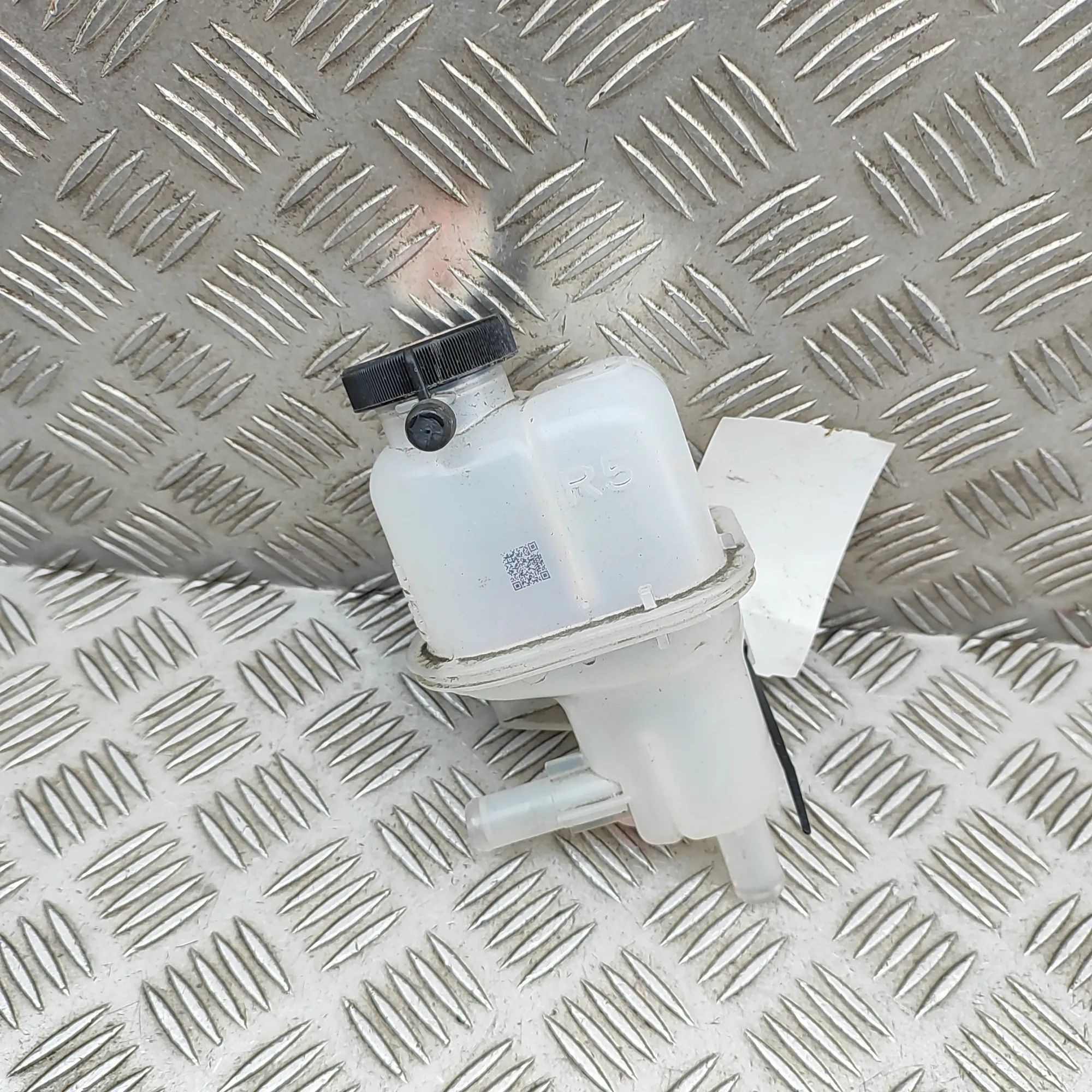 Toyota Corolla Expansion Tank Expansion tank — TOYOTA COROLLA (Estate _E21_) ...