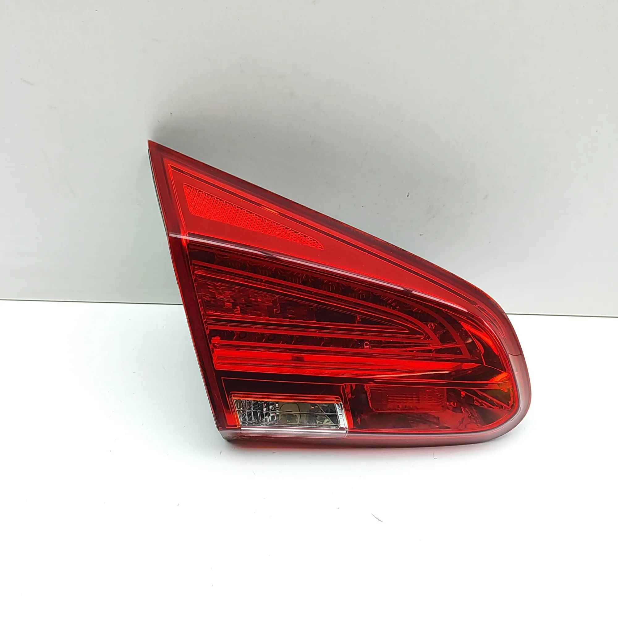 Kia ceed (JD) Left Side Tailgate Tail Light Left Side Tailgate Tail Light — KIA CEE\'D (JD)...