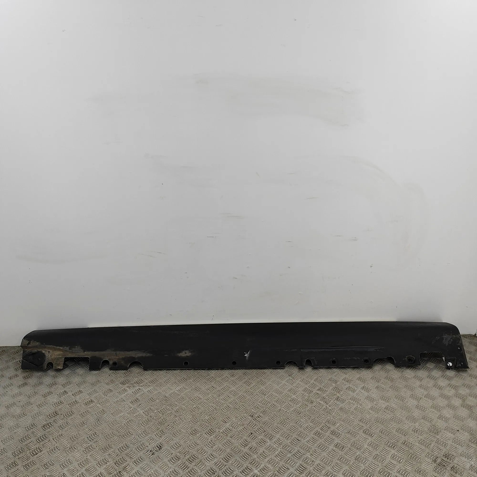BMW X6 (E71 / E72) Left Side Sideskirt Left Side Sideskirt — BMW X6 (E71, E72) (2007-2...