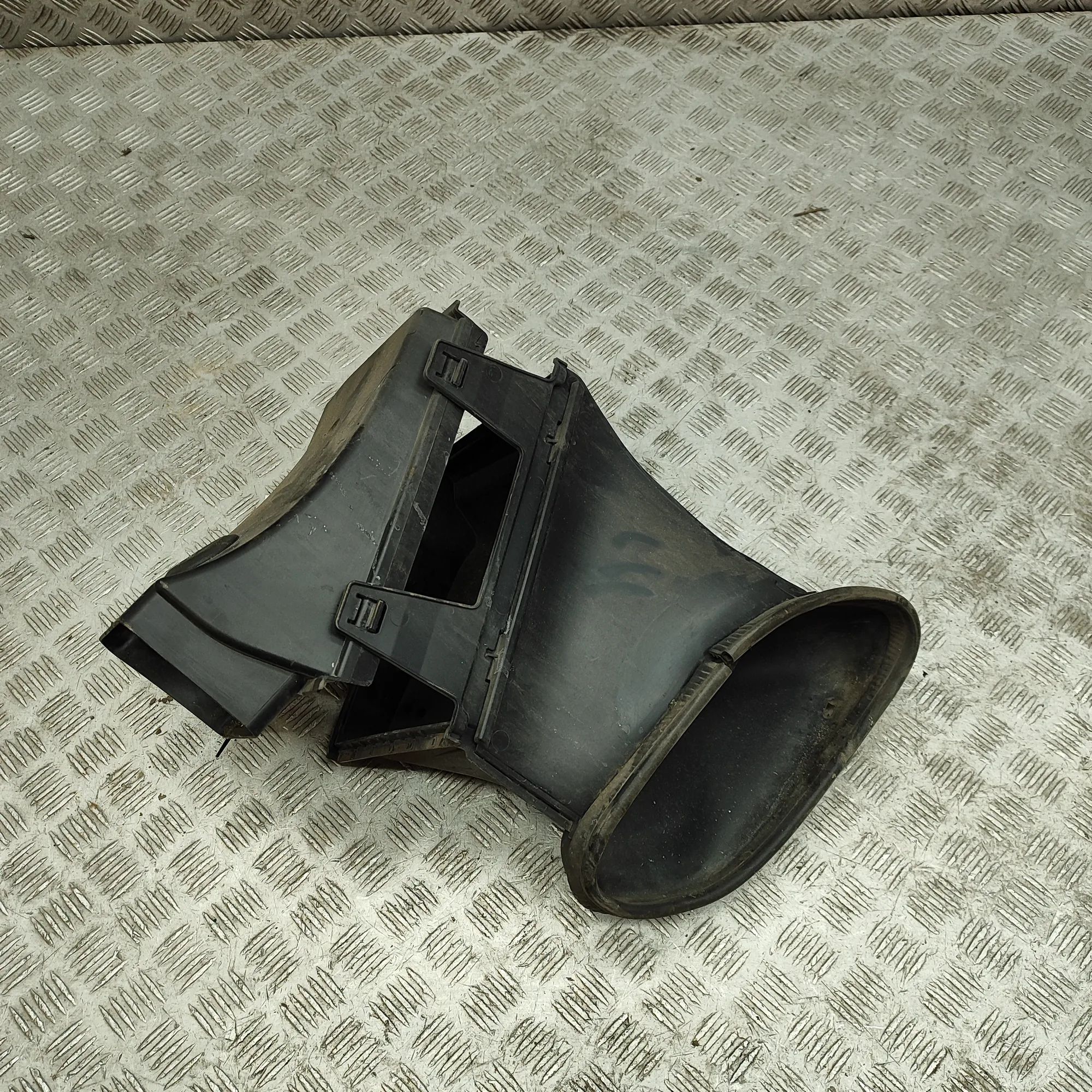 Porsche 911 (991) Air Intake Tube Air Intake Tube — PORSCHE 911 (991) (2011-2020)...