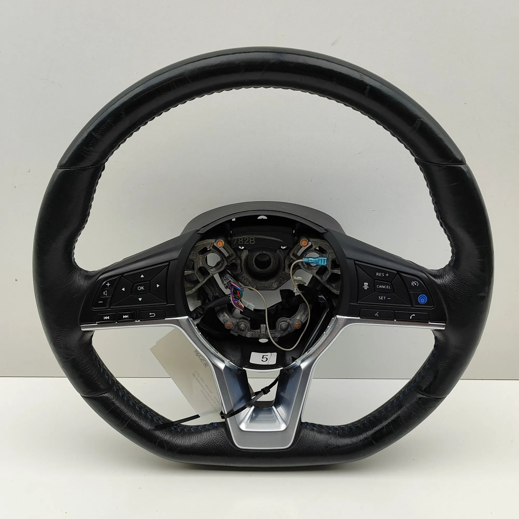 Nissan Leaf steering wheel Steering Wheel — NISSAN LEAF (ZE1) (2017-...) —...