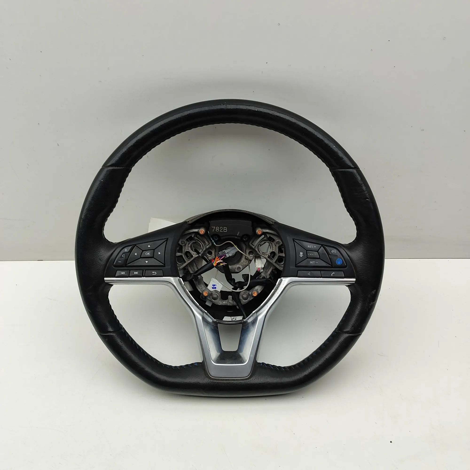 Nissan Leaf steering wheel Steering Wheel — NISSAN LEAF (ZE1) (2017-...) —...