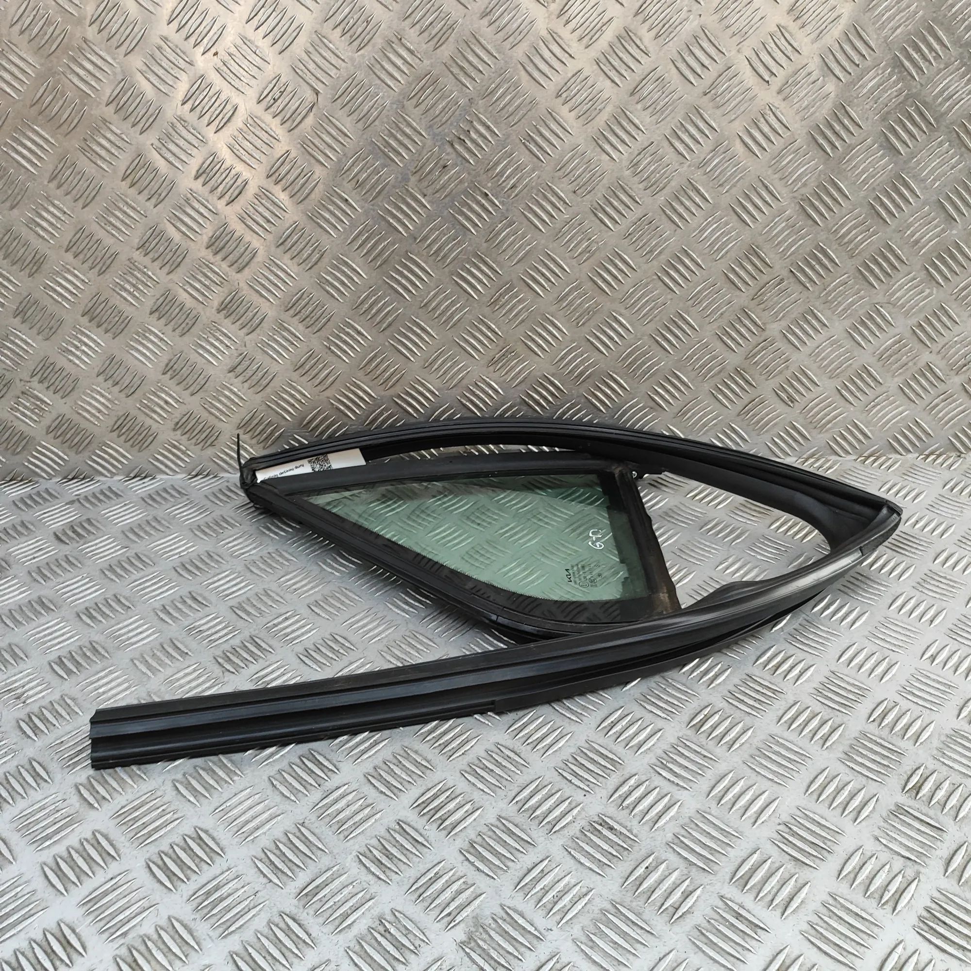 Kia Niro Right rear door window Right rear door window — KIA NIRO (II) (2022-.....