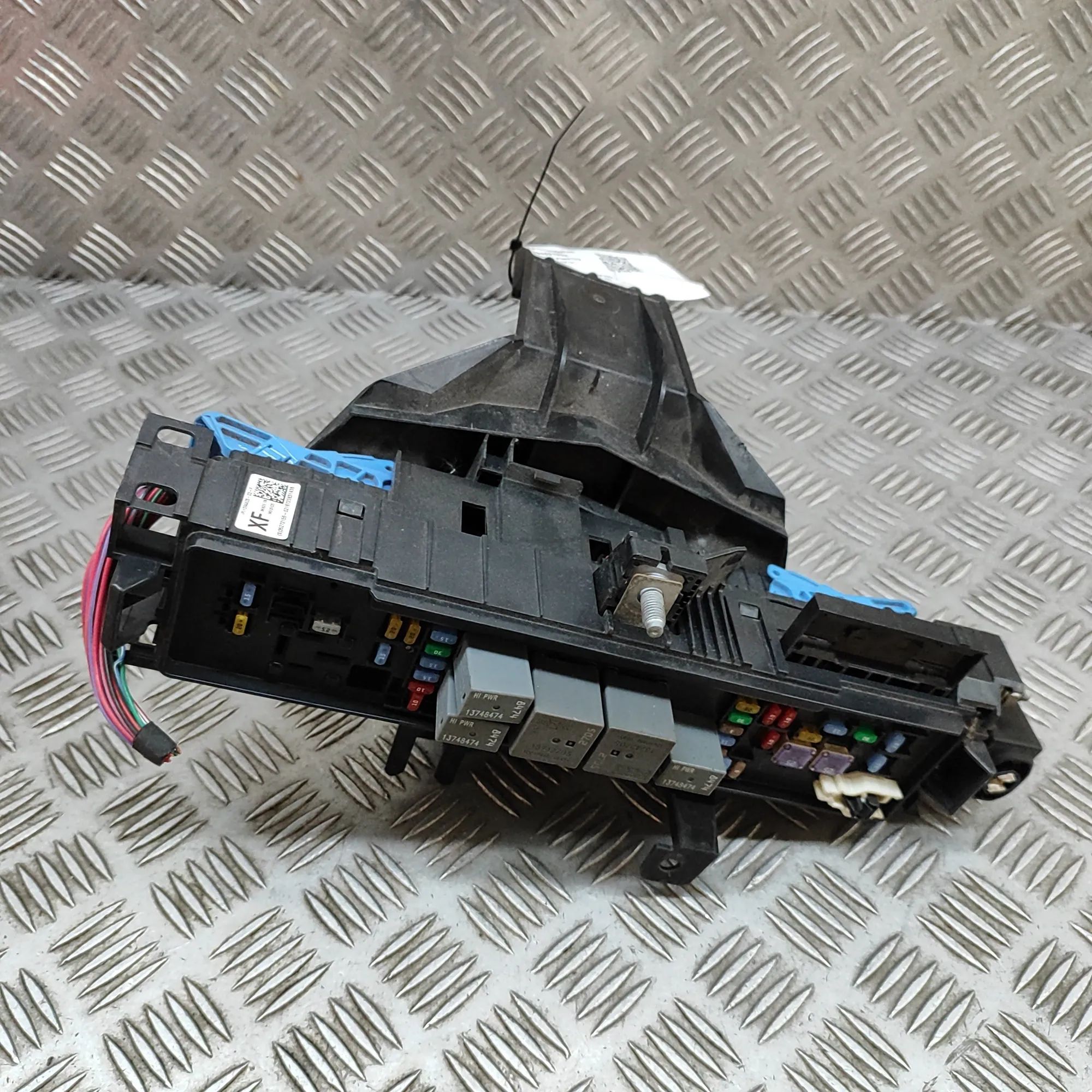Tesla Model X Fuse Box Module Fuse Box Module — TESLA MODEL X (2013-...) — 10...