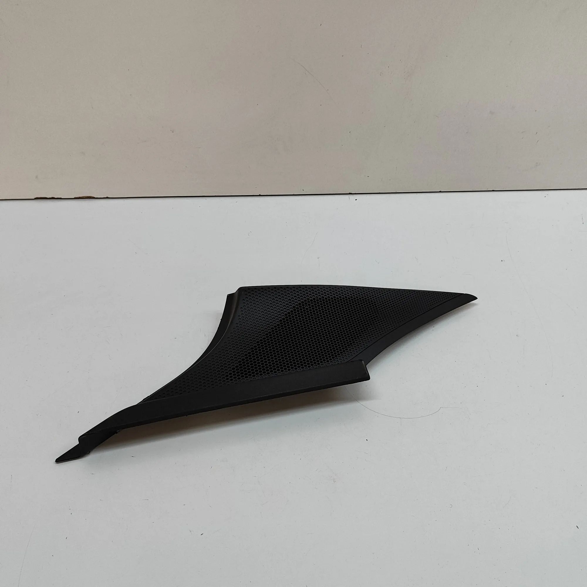 Porsche Taycan Rear Left Pillar Trim Rear Left Pillar Trim — PORSCHE TAYCAN (2019-.....