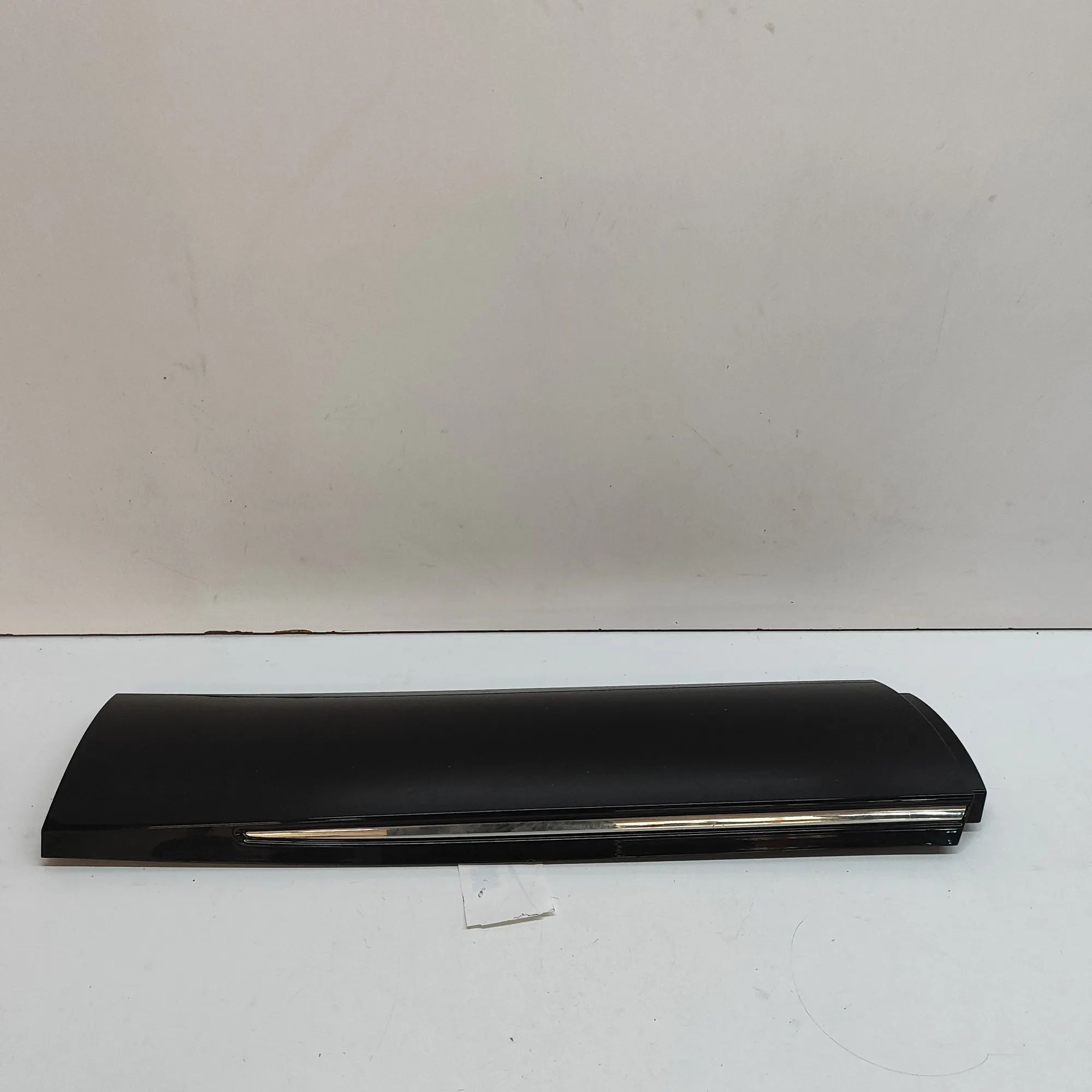 Honda HR-V / e:Ny1 Lower door moulding — rear left Lower door moulding — rear left — HONDA E:NY1 (...
