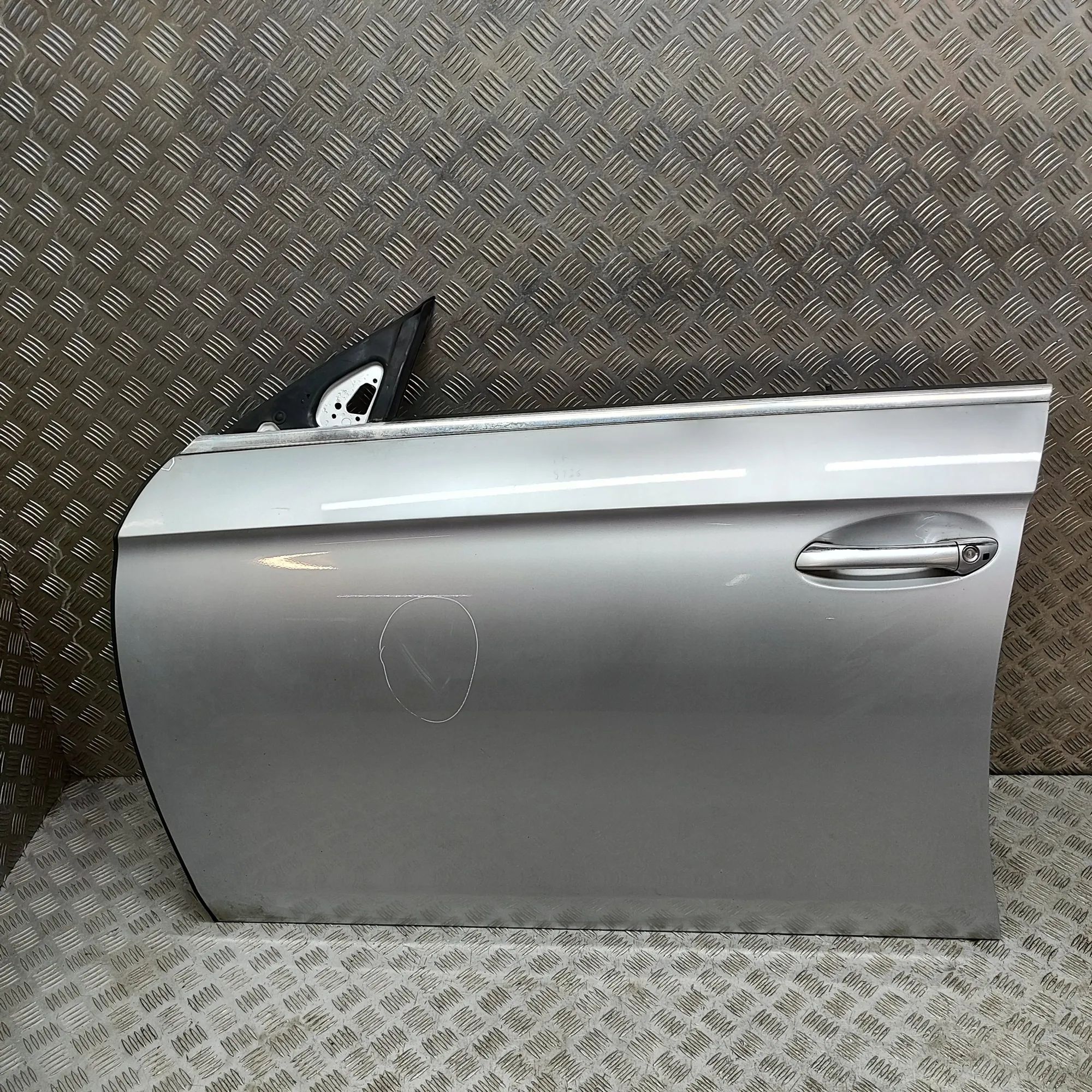 Mercedes-Benz CLS (C219) Door — front left Door — front left — MERCEDES BENZ CLS (C219) (2...