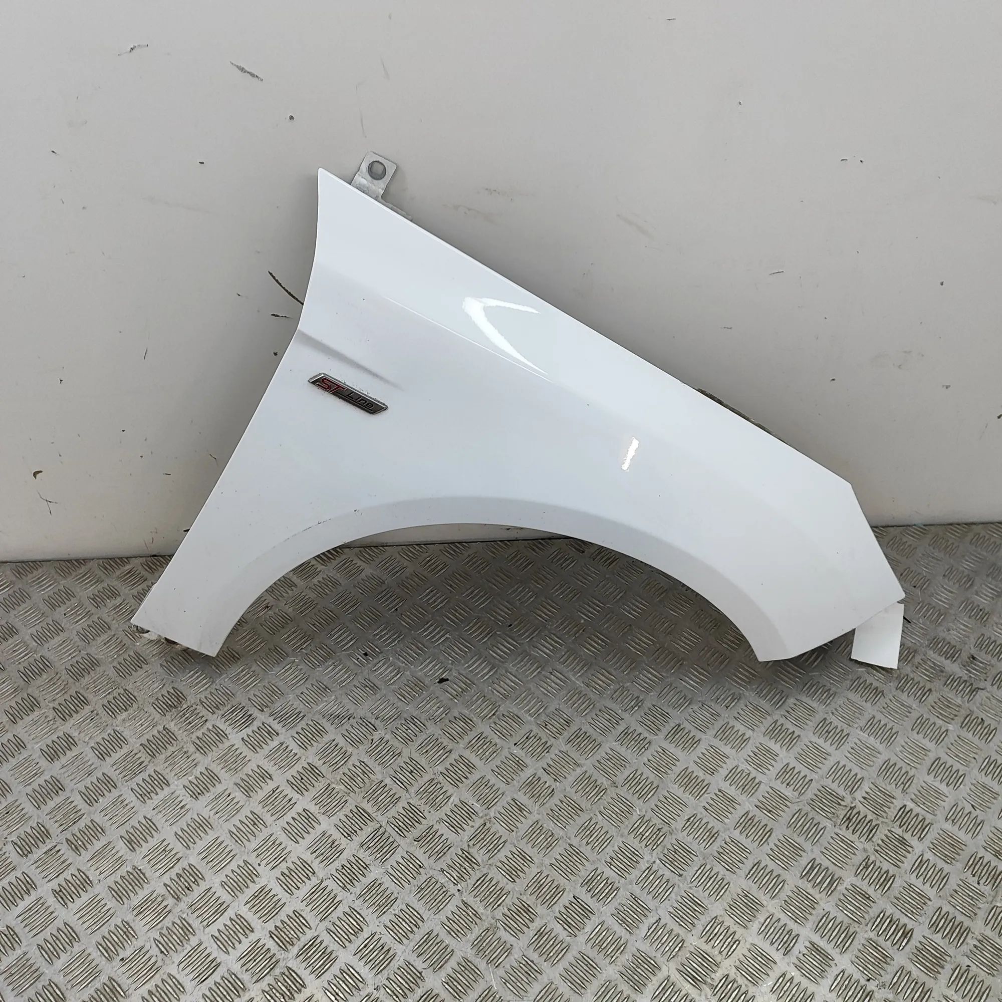 Ford Focus Front Right Fender Front Right Fender — FORD FOCUS (III) (2010-202...