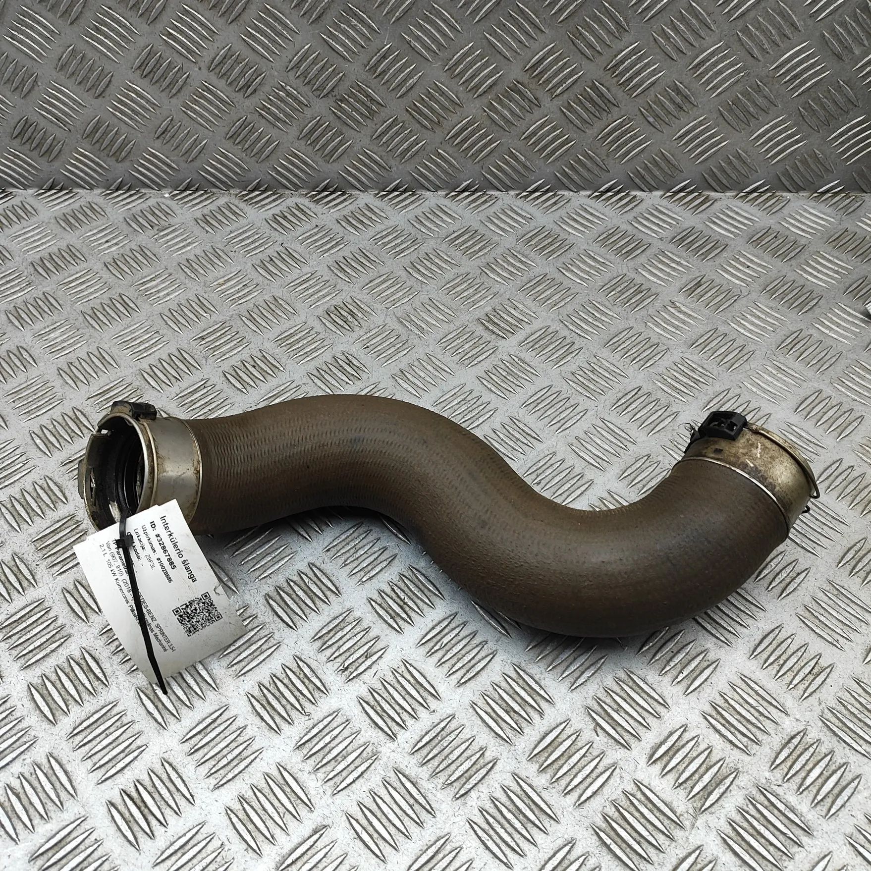 Mercedes-Benz Sprinter (W907 / W910)  Intercooler hose — right Intercooler hose — right — MERCEDES BENZ SPRINT...