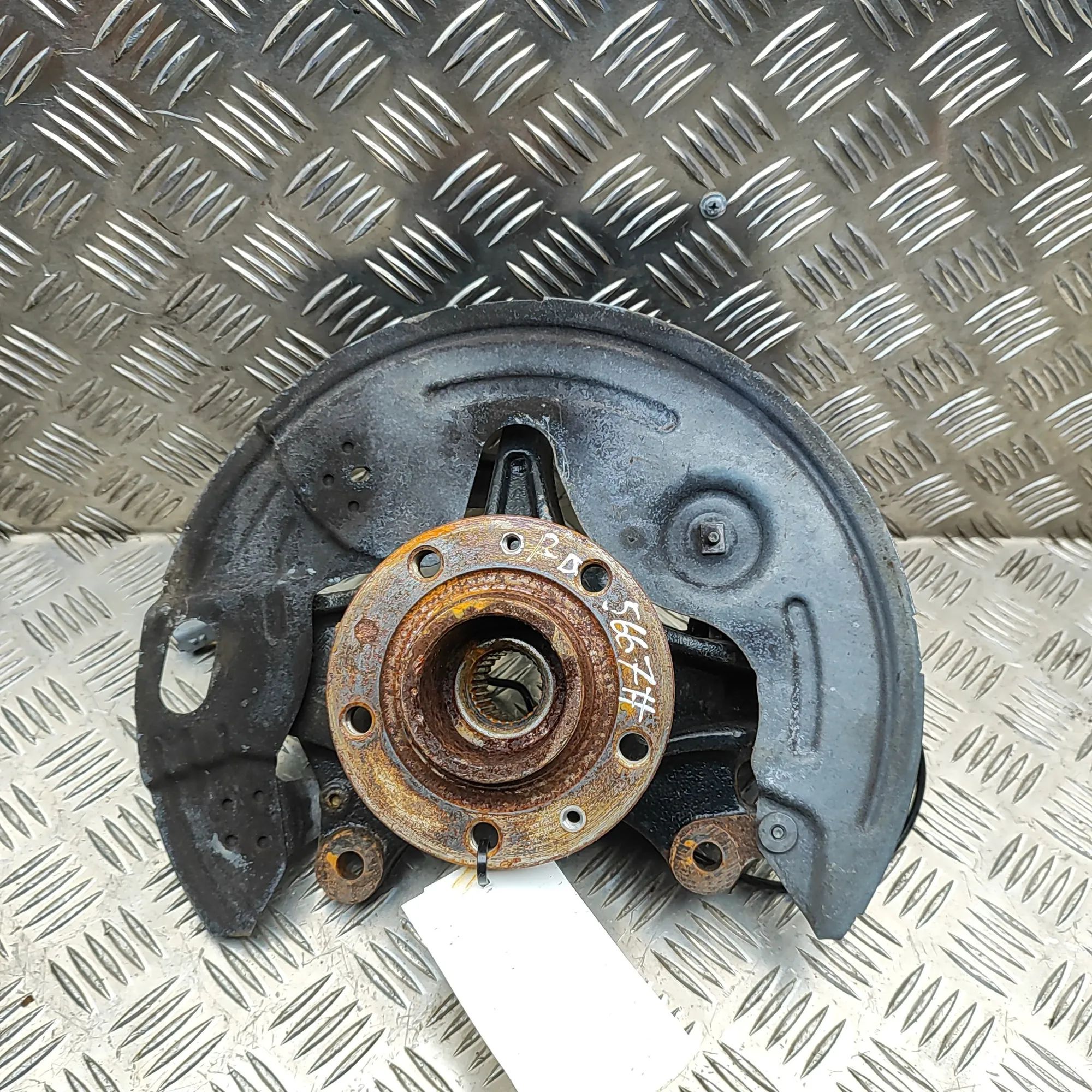 Peugeot 3008 Front Right Wheel Hub Front Right Wheel Hub — PEUGEOT 3008 (II SUV MC...
