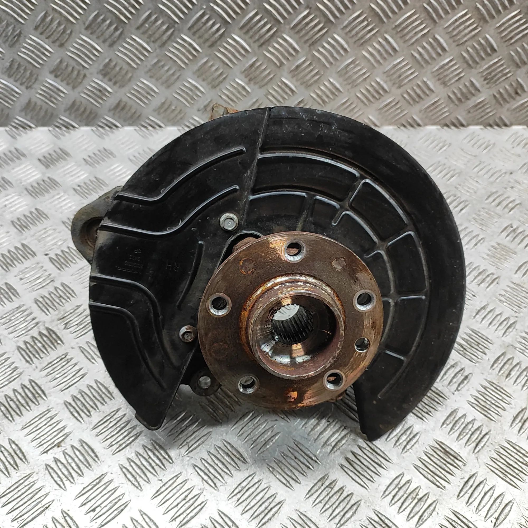 Jeep Compass Rear Right Wheel Hub Rear Right Wheel Hub — JEEP COMPASS (MP) (2016-...