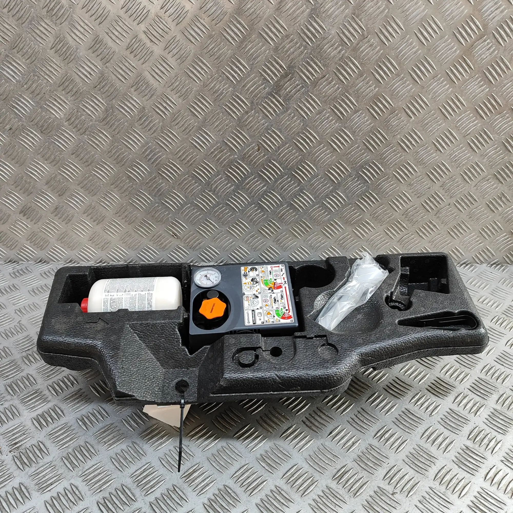 Volvo V60 Boot foam insert Boot foam insert — VOLVO V60 (II 225, 227) (201...