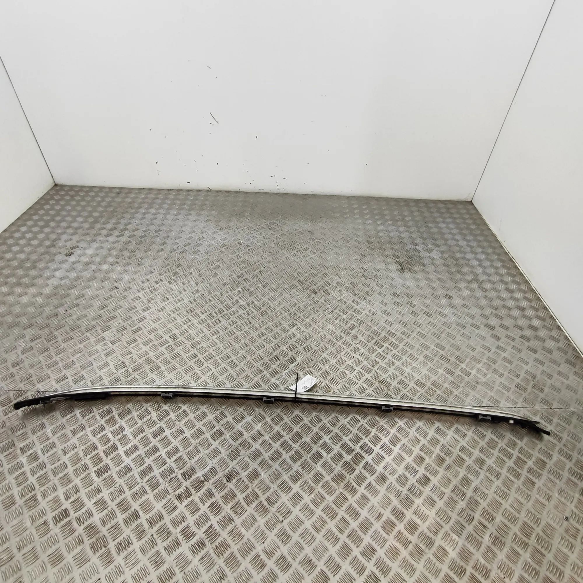 Suzuki Grand Vitara Left Side Roof Rail Left Side Roof Rail — SUZUKI VITARA (LY) (2015-...