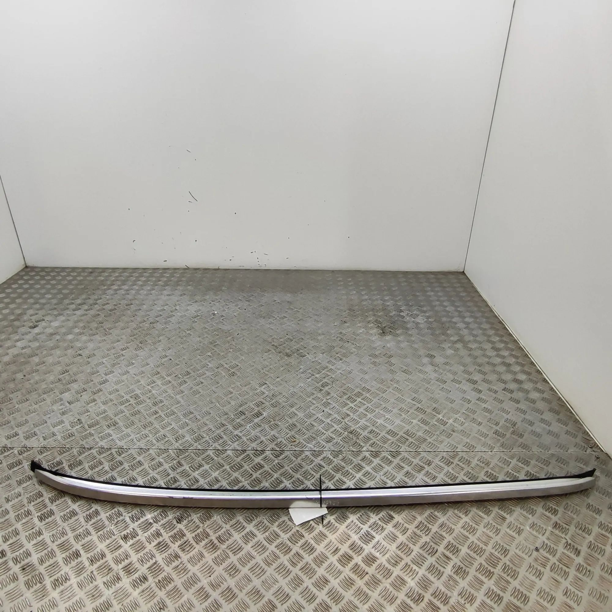 Suzuki Grand Vitara Right Side Roof Rail Right Side Roof Rail — SUZUKI VITARA (LY) (2015...