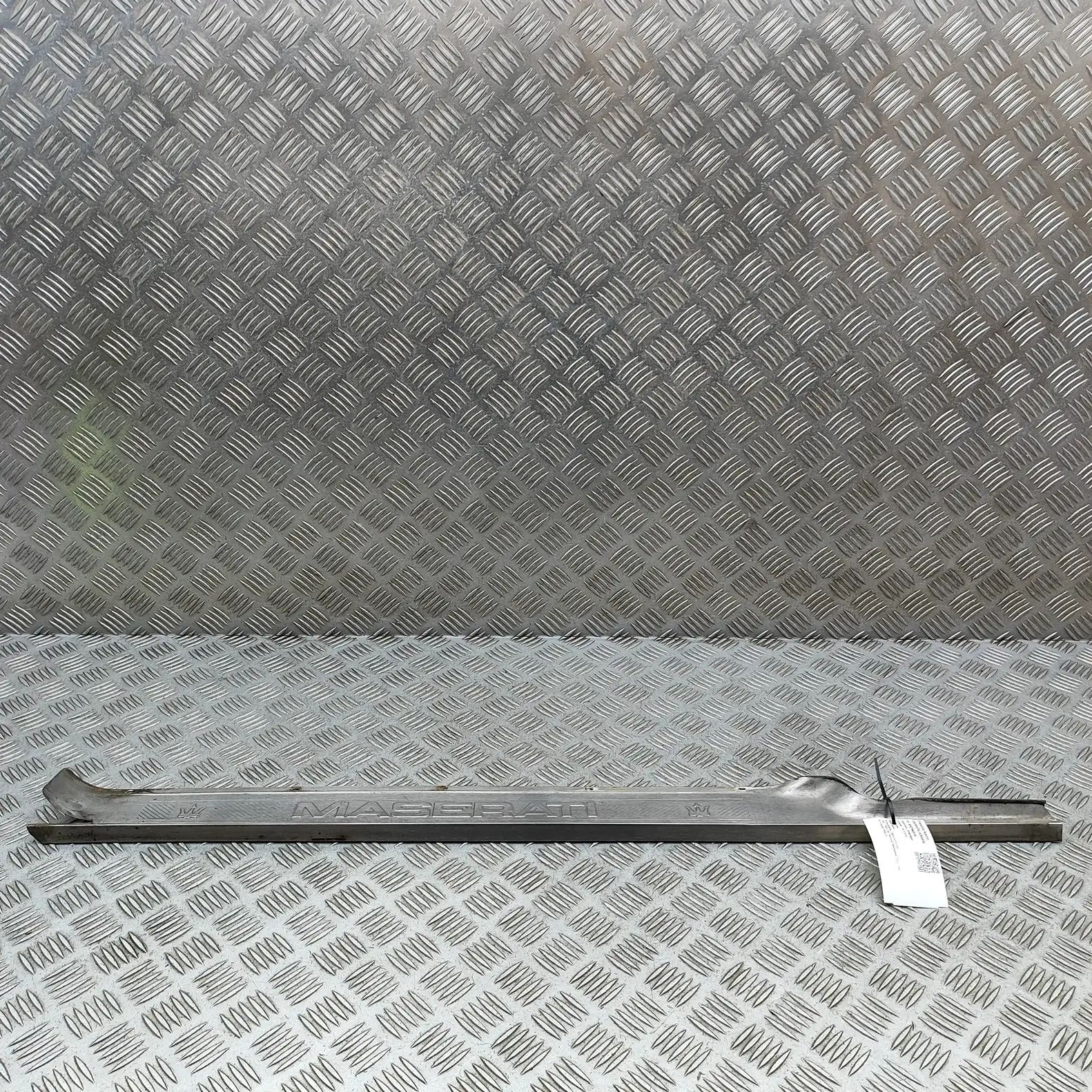 Maserati Biturbo (2, 4, Spyder, Karif) Sill trim — front left Sill trim — front left — MASERATI 425 (1987-199...