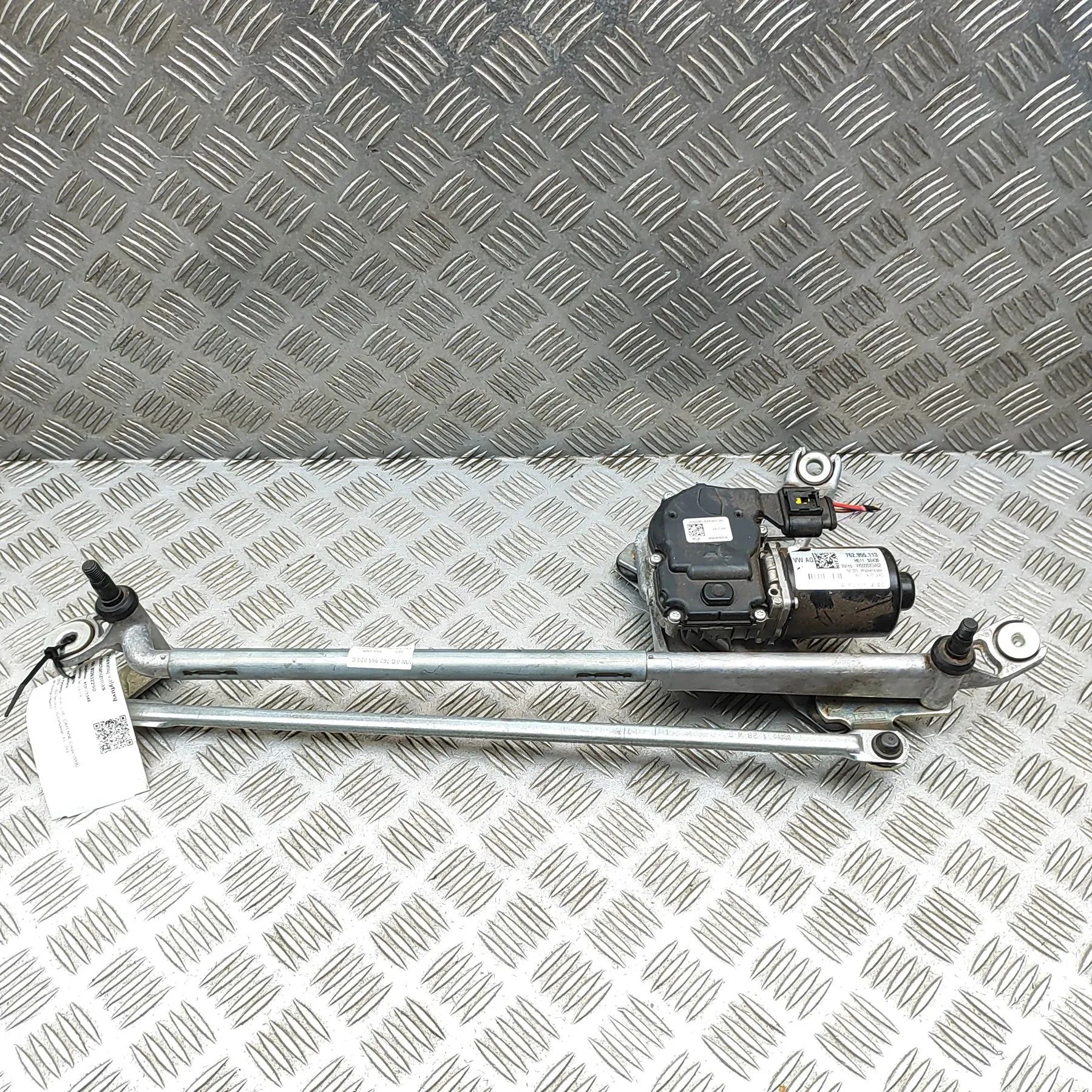 Porsche Cayenne Front Windshield Wiper Mechanism Front Windshield Wiper Mechanism — PORSCHE CAYE...