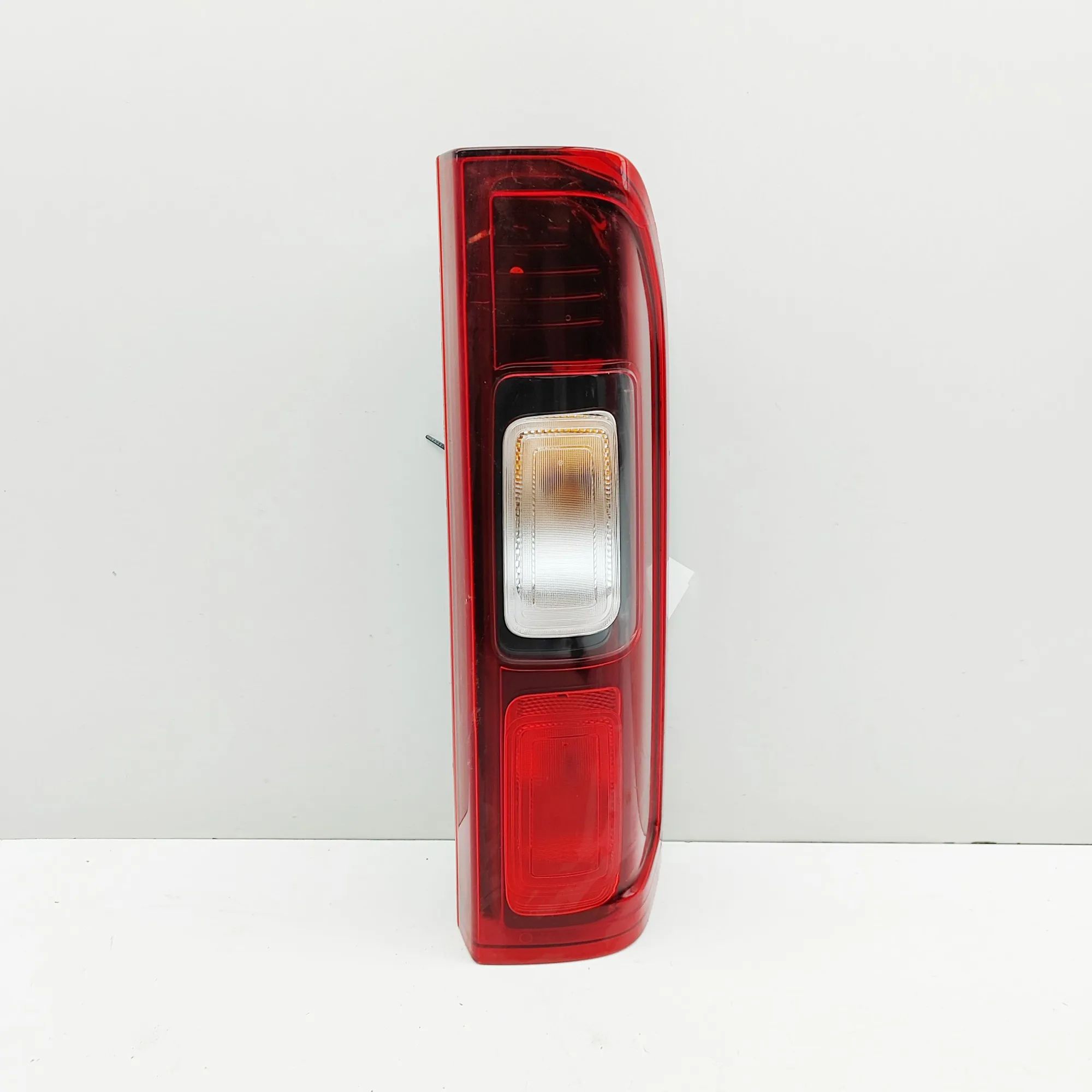 Renault Trafic Rear Right Tail Light Rear Right Tail Light — RENAULT TRAFIC (III Van...