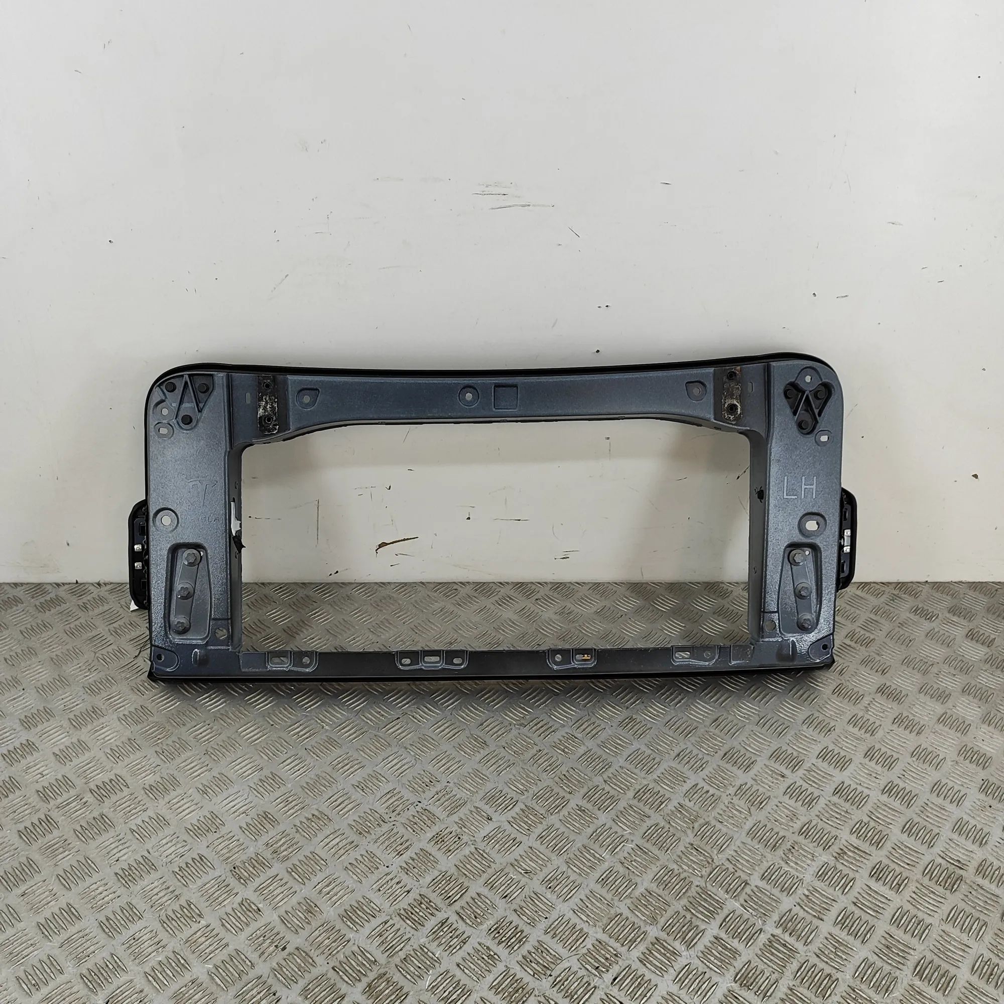 Tesla Model X Other Body Parts Other Body Parts — TESLA MODEL X (2013-...) — 1...