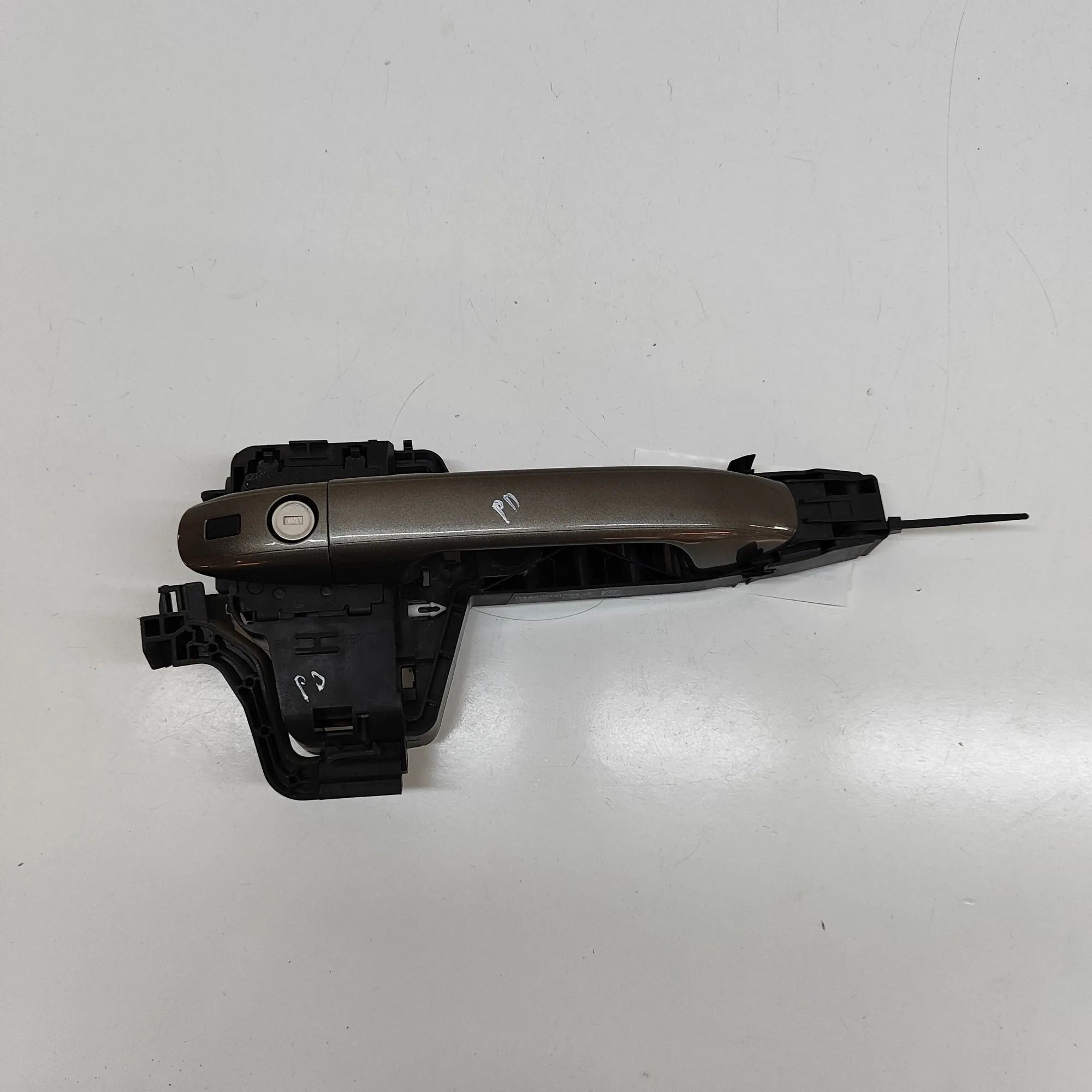 Mercedes-Benz V / Vito / EQV (W447) Exterior door handle — front right Exterior door handle — front right — MERCEDES B...