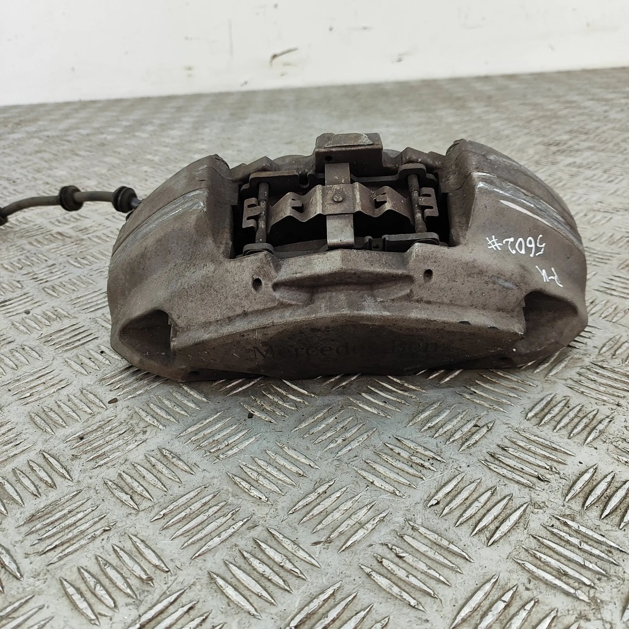 Mercedes-Benz A (W176) Front Left Brake Caliper Front left brake caliper — MERCEDES BENZ C-CLAS...