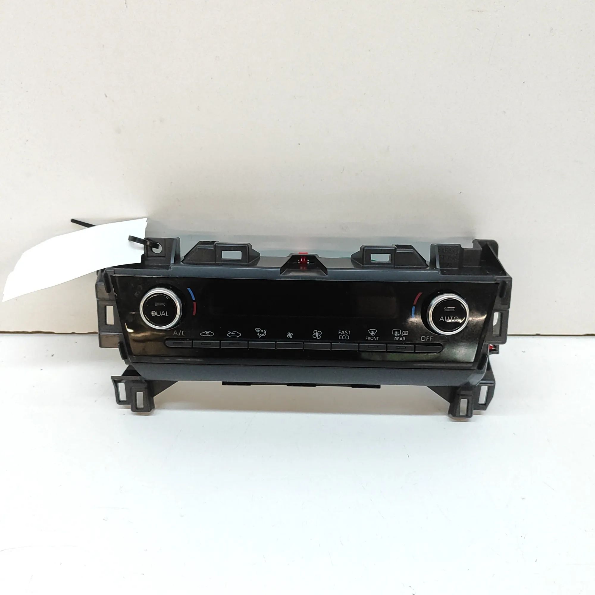Toyota Yaris Climate control unit Climate control unit — TOYOTA YARIS (CROSS MXP_...