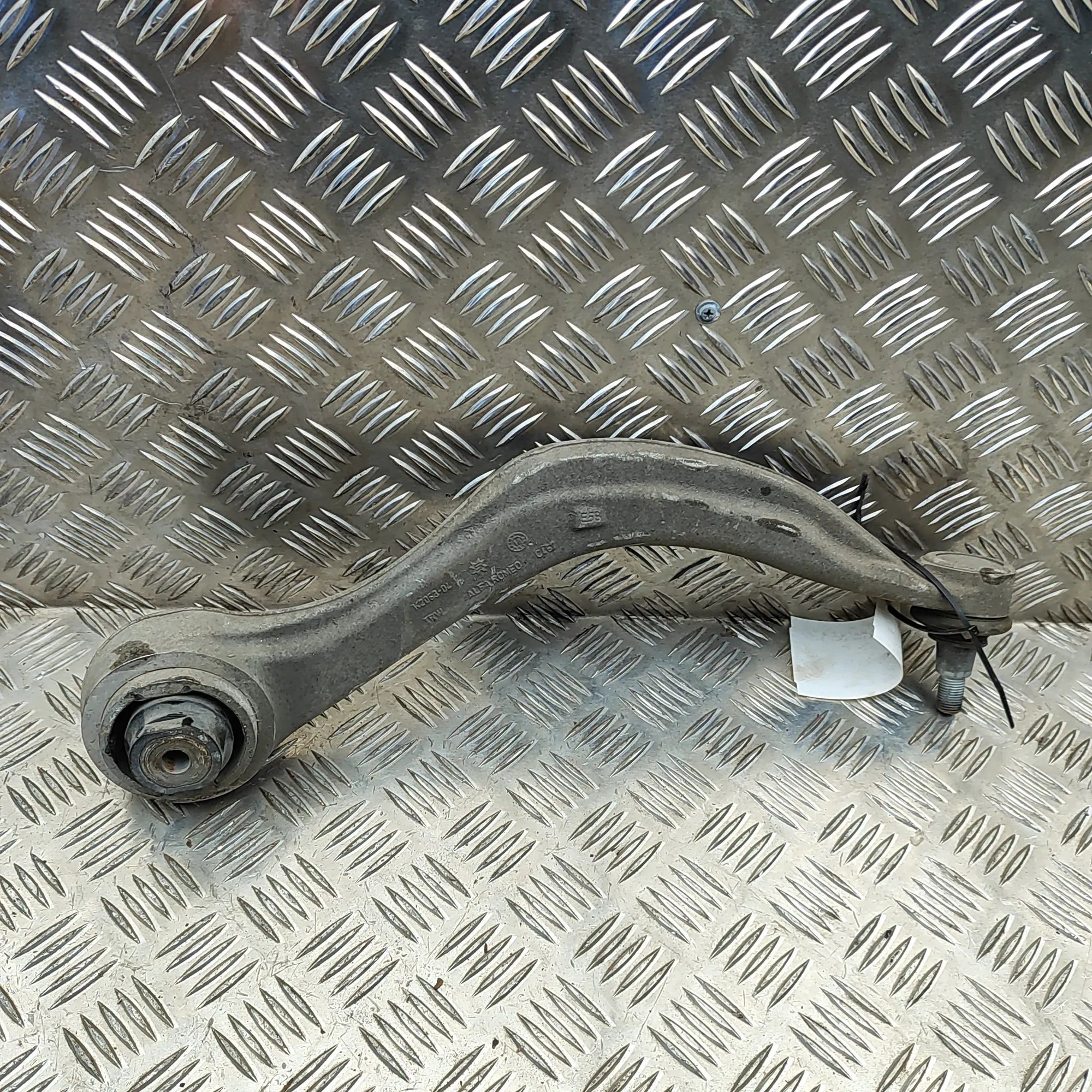 Alfa-Romeo Stelvio Front Left Lower Control Arm Front Left Lower Control Arm — ALFA ROMEO STELV...