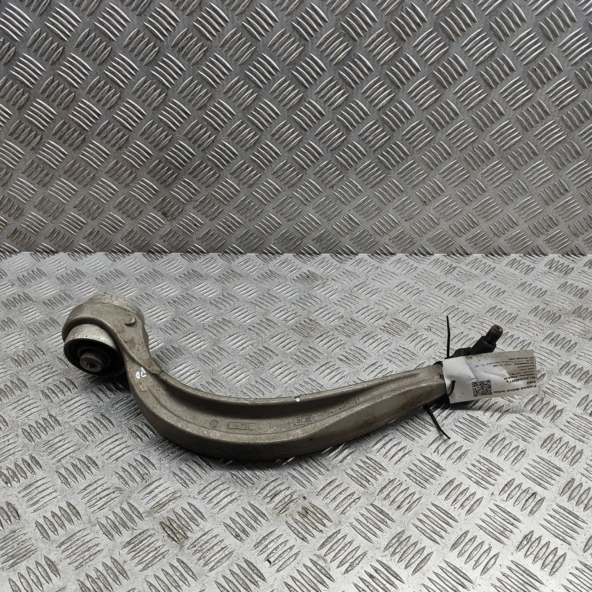 Audi Q7 (4M) Front Right Curved Control Arm Front Right Curved Control Arm — AUDI Q7 (4M) (...