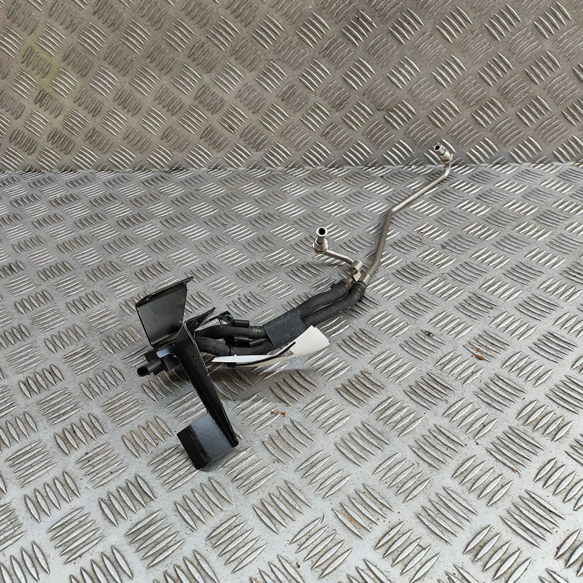 Audi Q8 DPF pressure sensor DPF pressure sensor — AUDI Q8 (4MN) (2018-...) ...