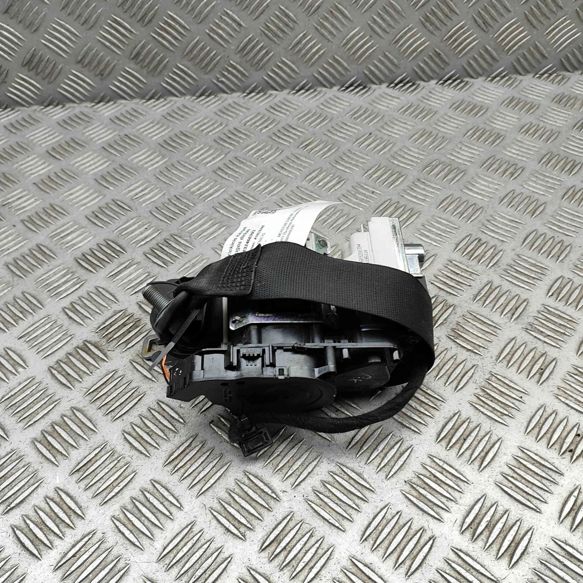 Mercedes-Benz A (W169) Front Left Seatbelt Front Left Seatbelt — MERCEDES BENZ S-CLASS (W2...