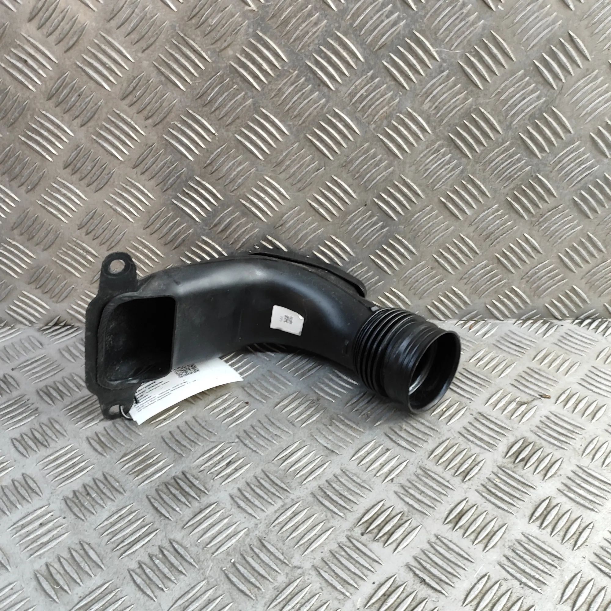 Nissan Juke Air Intake Tube Air Intake Tube — NISSAN JUKE (F16) (2019-...) ...