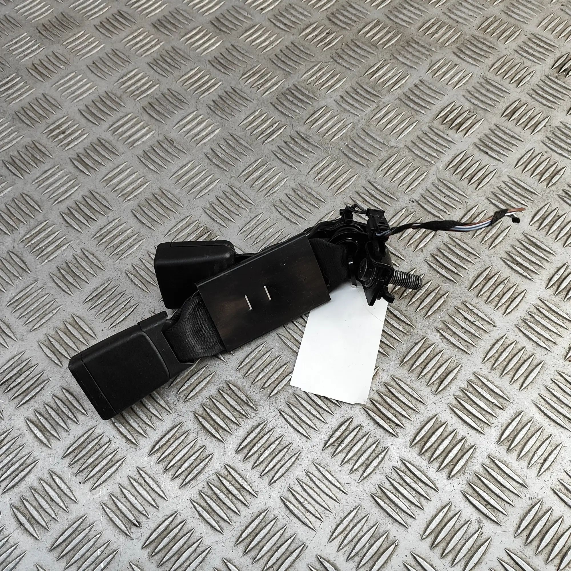 Mercedes-Benz GLE (W167) Rear centre seat-belt buckle Rear centre seat-belt buckle — MERCEDES BENZ GL...
