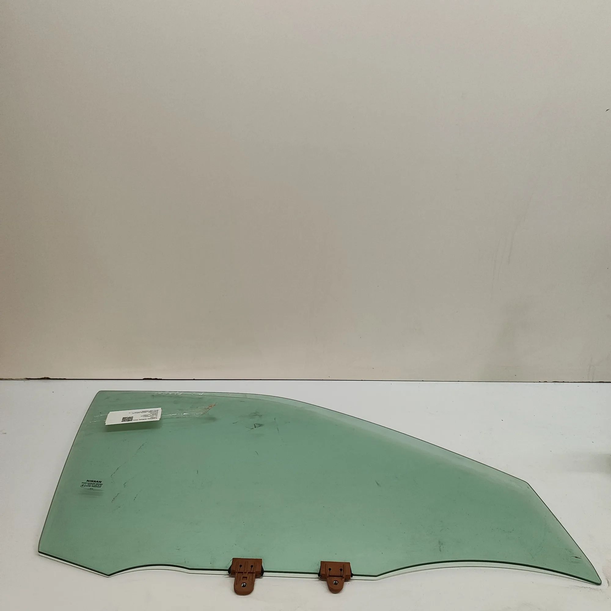 Nissan Juke Front Right Door Window Front Right Door Window — NISSAN JUKE (F16) (20...