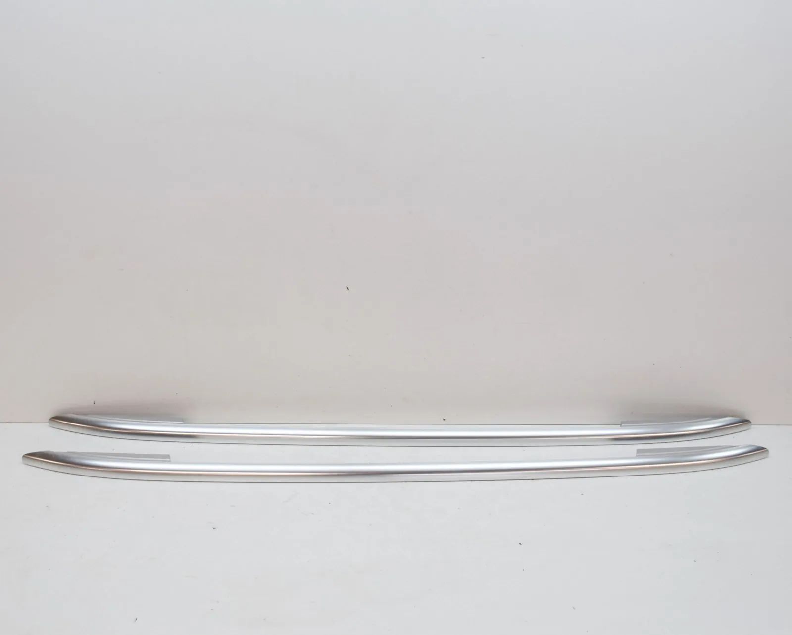 Volkswagen Tiguan Roof Rails Kit Roof Rails Kit — VW TIGUAN (AD1) (2016-...)

Ge...