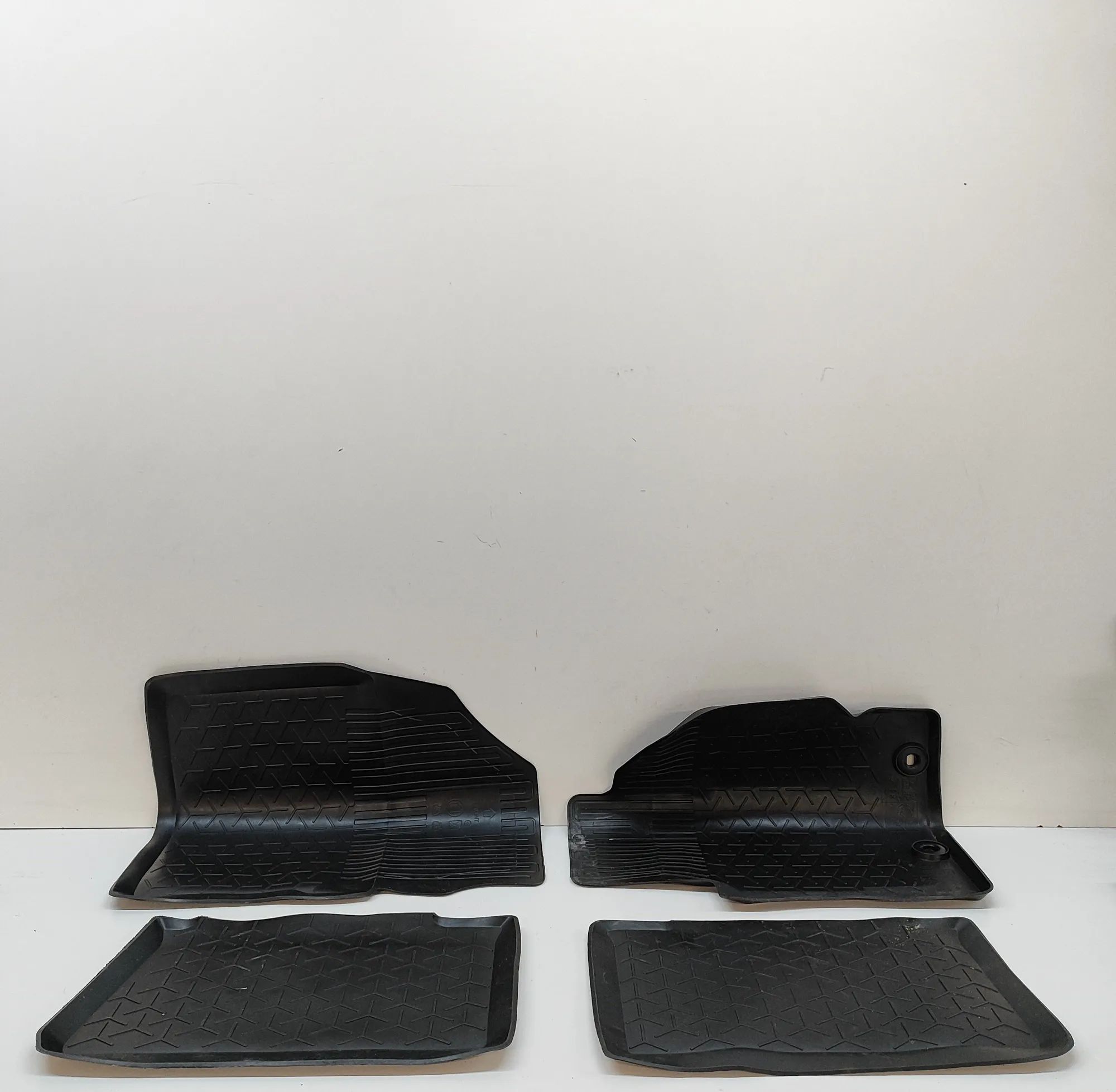 Toyota Yaris Floor Mat Set