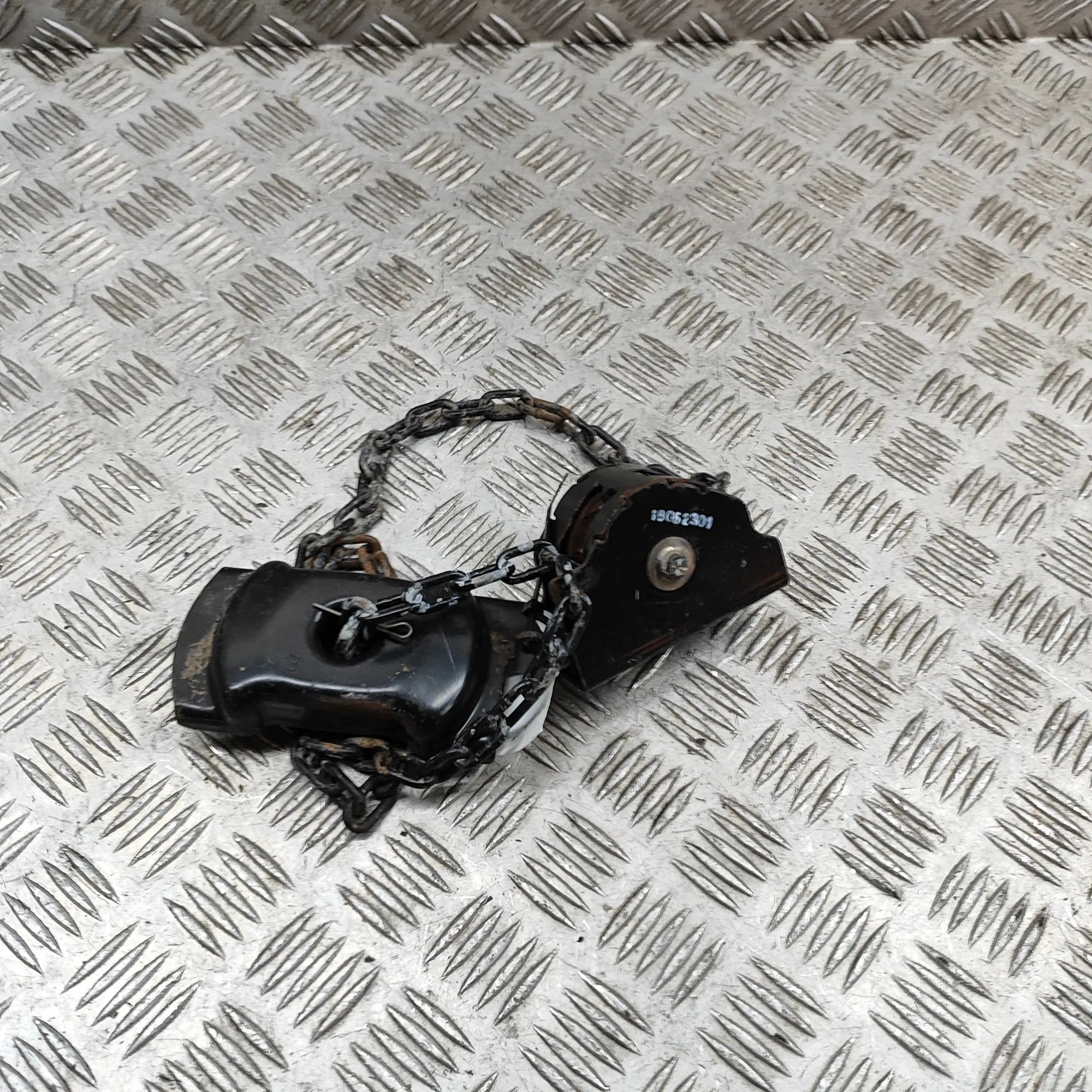 Toyota Hilux Spare wheel mount Spare wheel mount — TOYOTA HILUX (VIII Pick-up ...