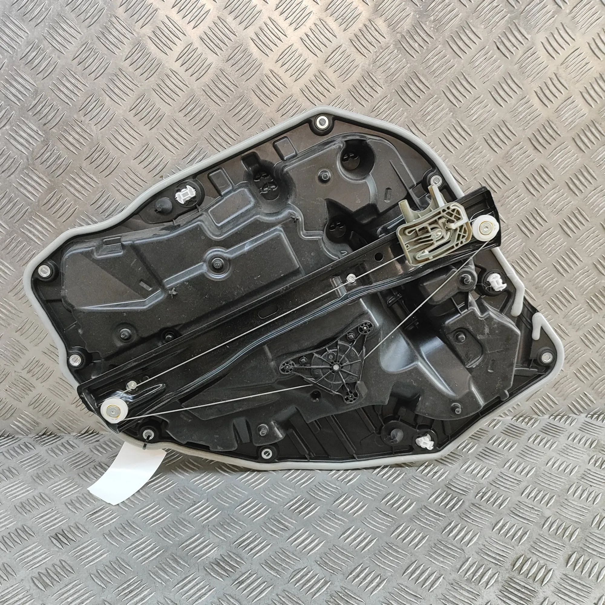 BMW X5 (G05) Rear Left Door Window Regulator Rear Left Door Window Regulator — BMW X5 (G05) ...