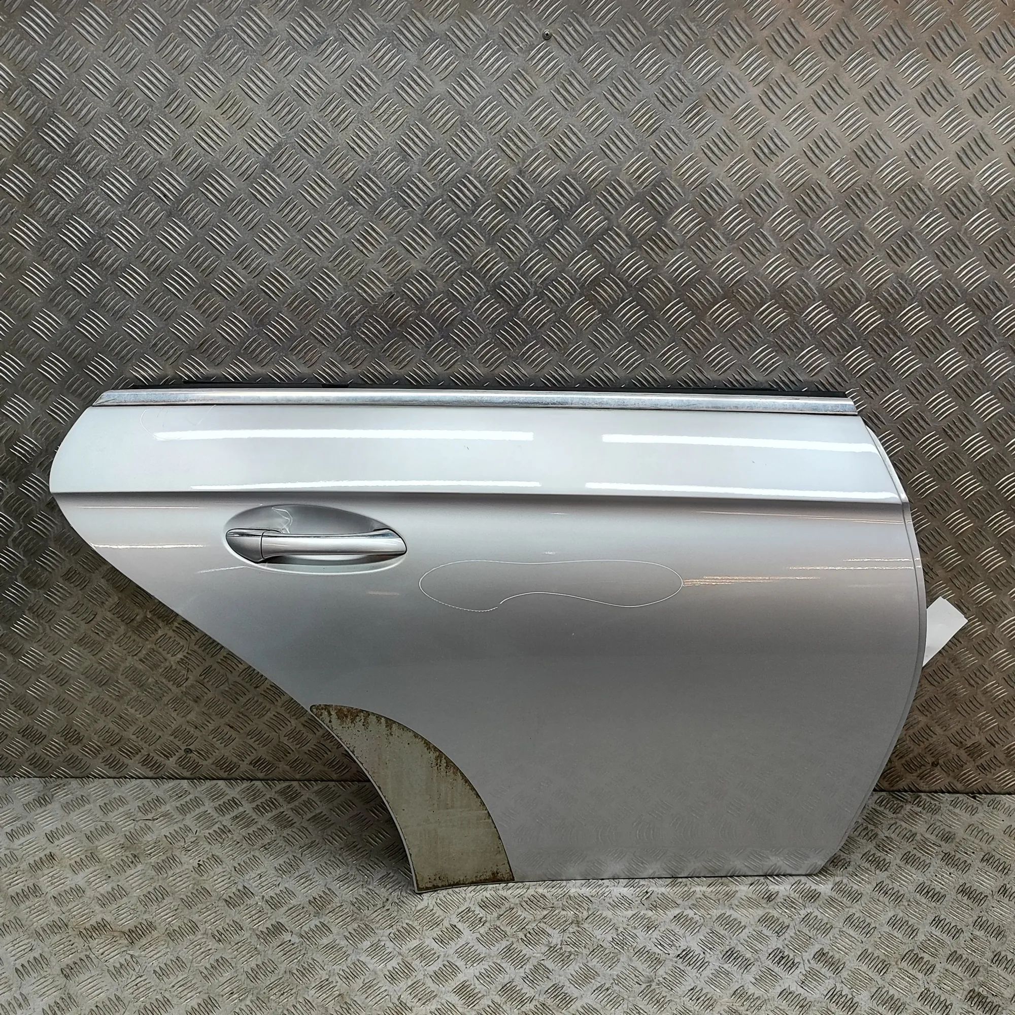 Mercedes-Benz CLS (C219) Door — rear right Door — rear right — MERCEDES BENZ CLS (C219) (2...