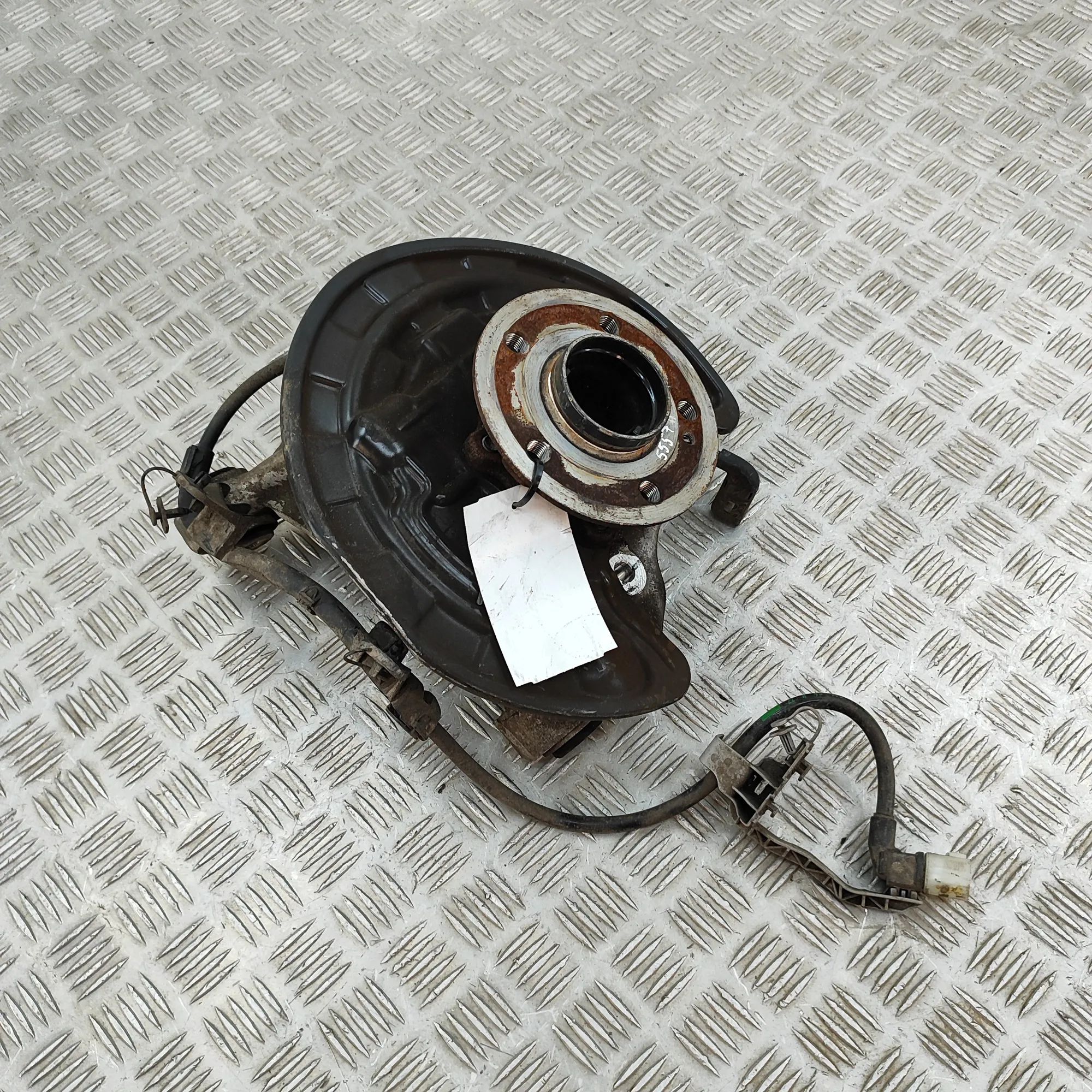 Mercedes-Benz CLA (C118) Rear Left Wheel Hub Spindle Rear Left Wheel Hub Spindle — MERCEDES BENZ CLA...