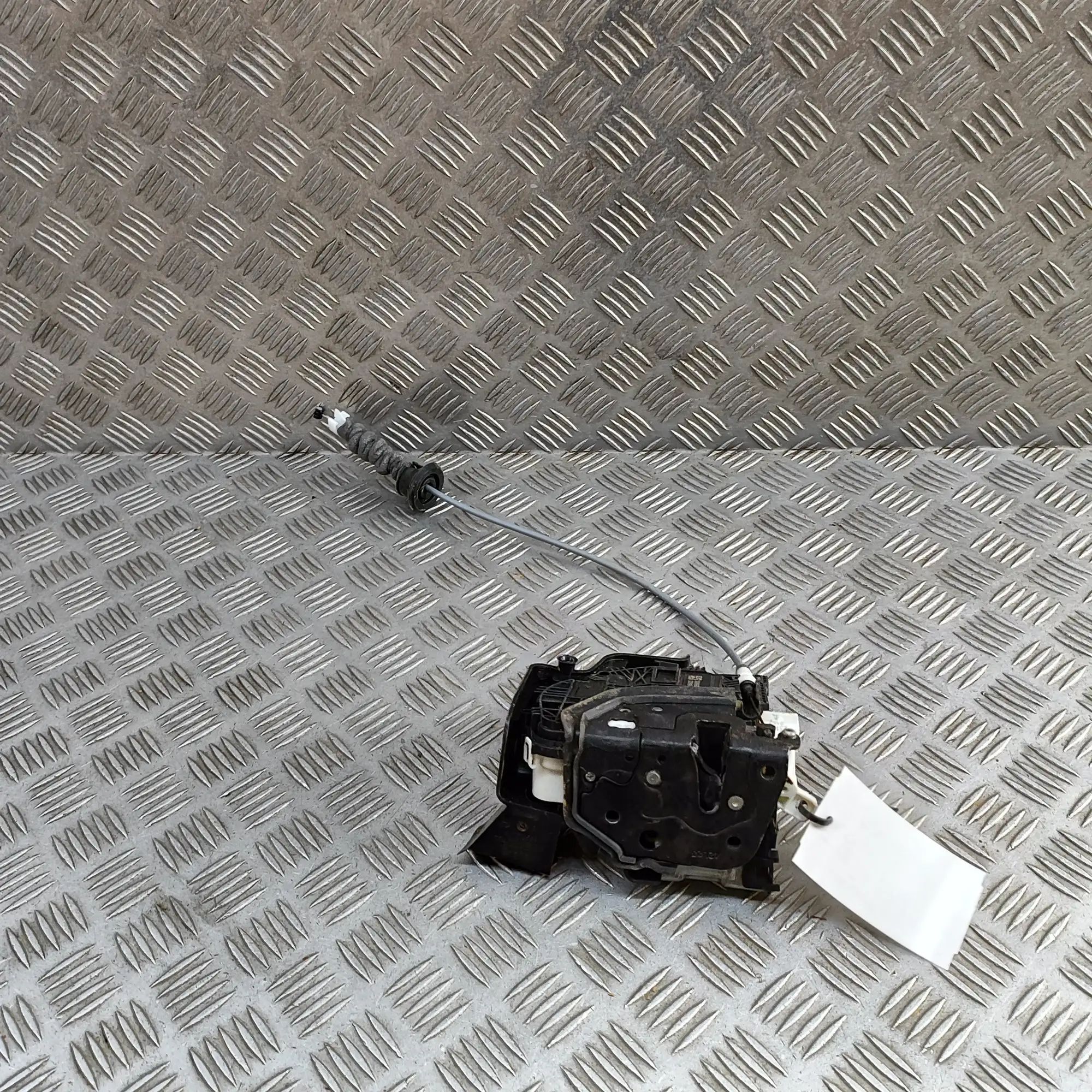 Audi Q5 (FY) Door lock — front left Door lock — front left — AUDI Q5 (FY) (2016-......