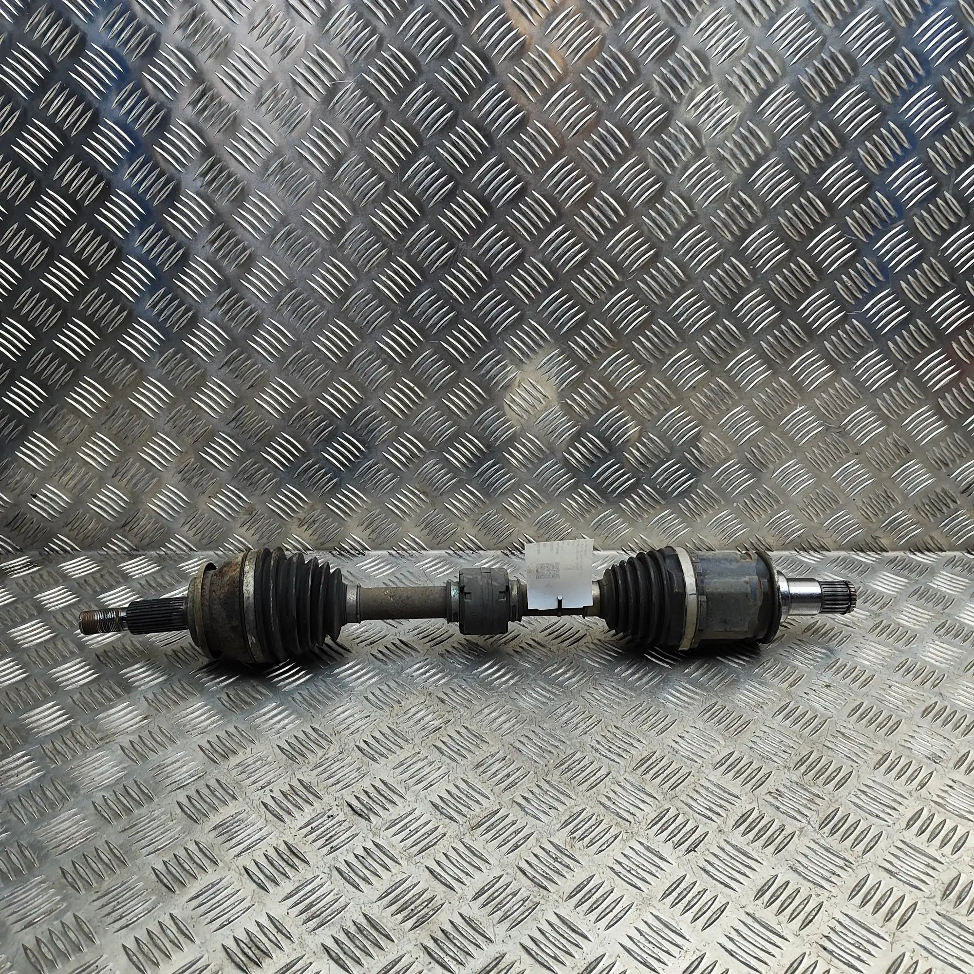 Toyota RAV4 (XA40) Front Left Driveshaft Front Left Driveshaft — TOYOTA RAV (4 V A5, H5)...