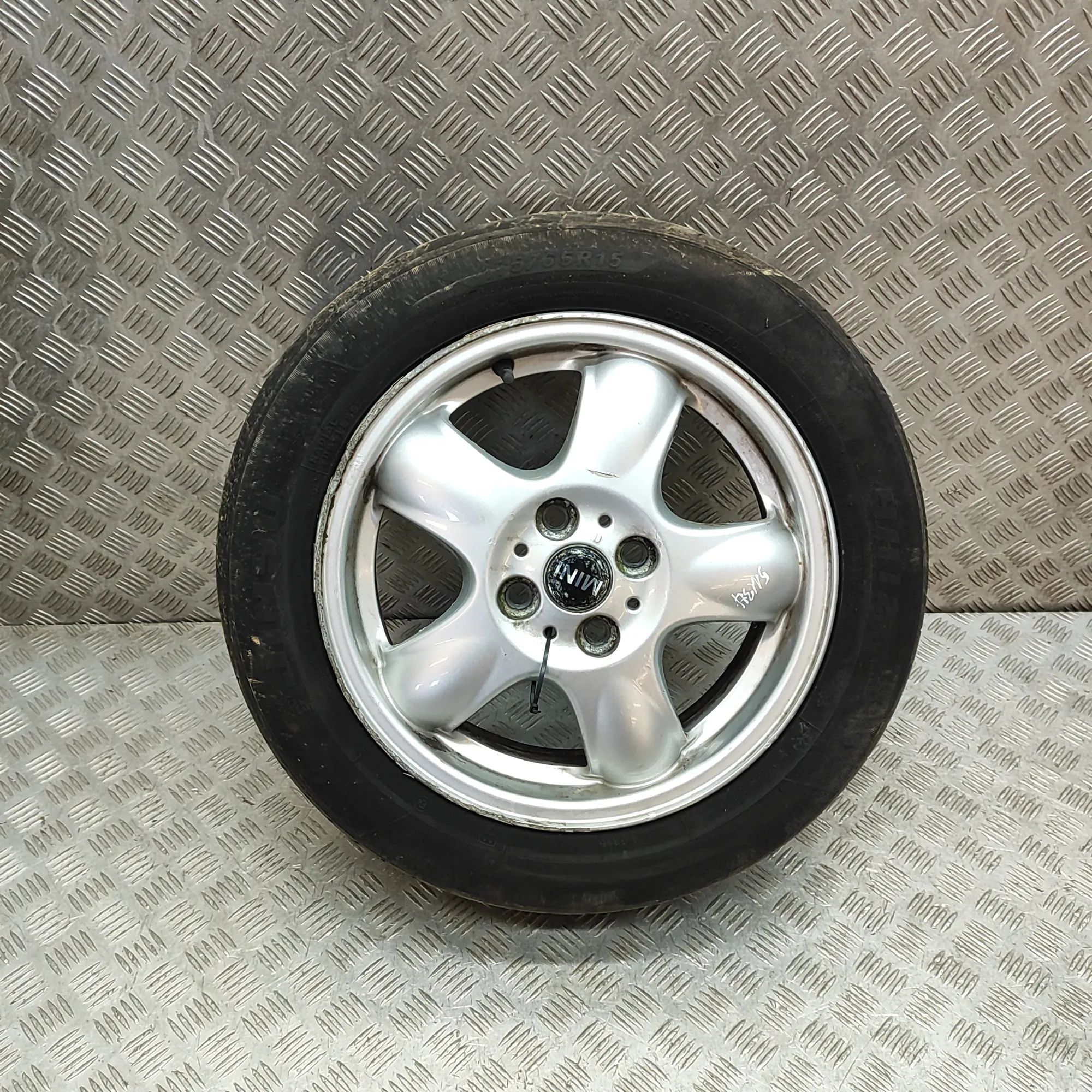 Mini One, Cooper, Clubman (R55 - R59) Alloy Wheel Alloy wheel — MINI CLUBMAN (R55) (2006-2014) — ...