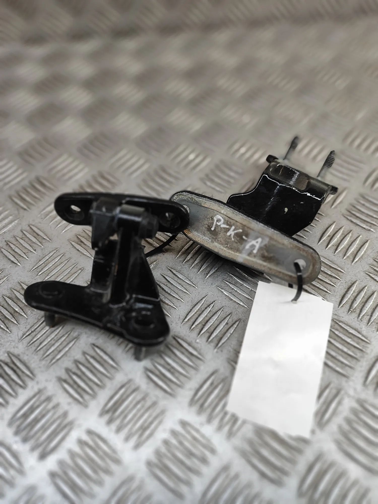 Mercedes-Benz GLE (W167) Door hinge set — rear left Door hinge set — rear left — MERCEDES BENZ GLE ...
