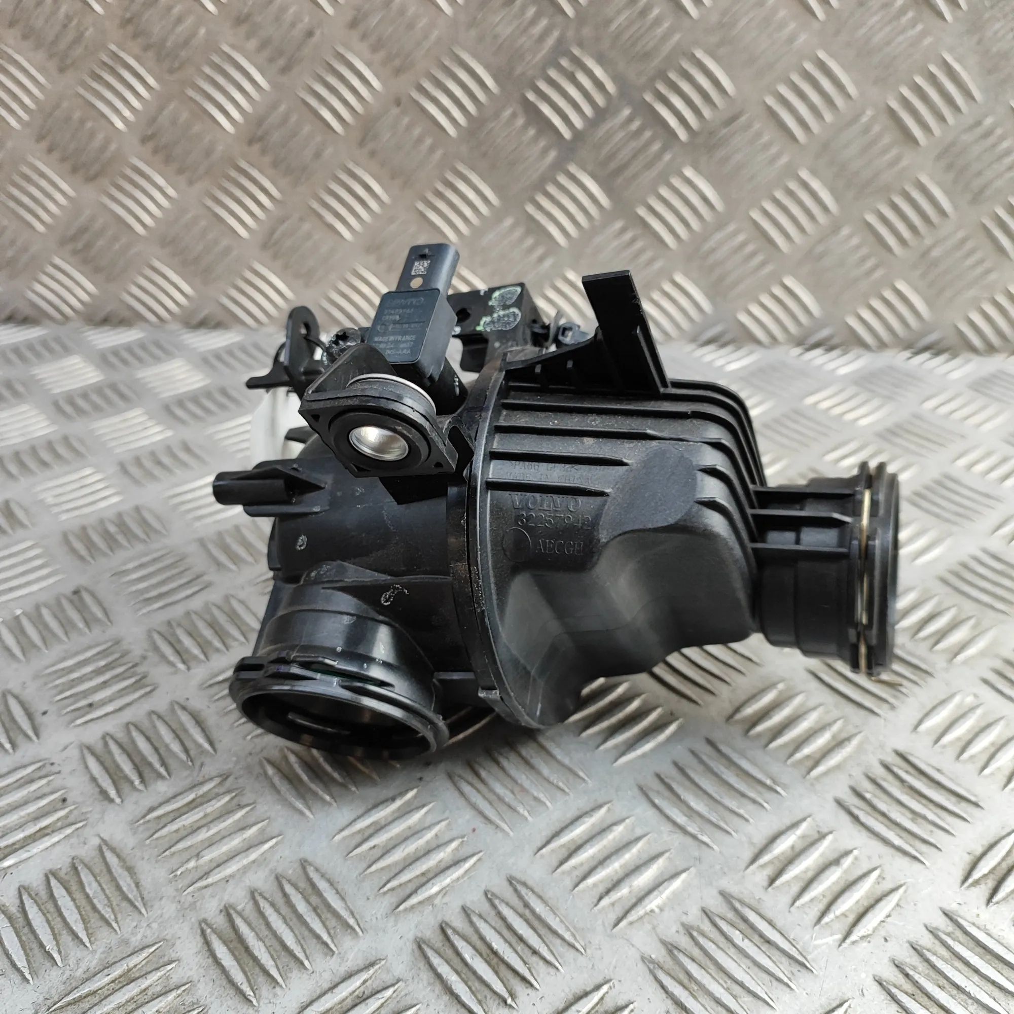 Volvo XC40 / EX40 Air Intake Tube Air Intake Tube — VOLVO XC40 (536) (2017-...) —...