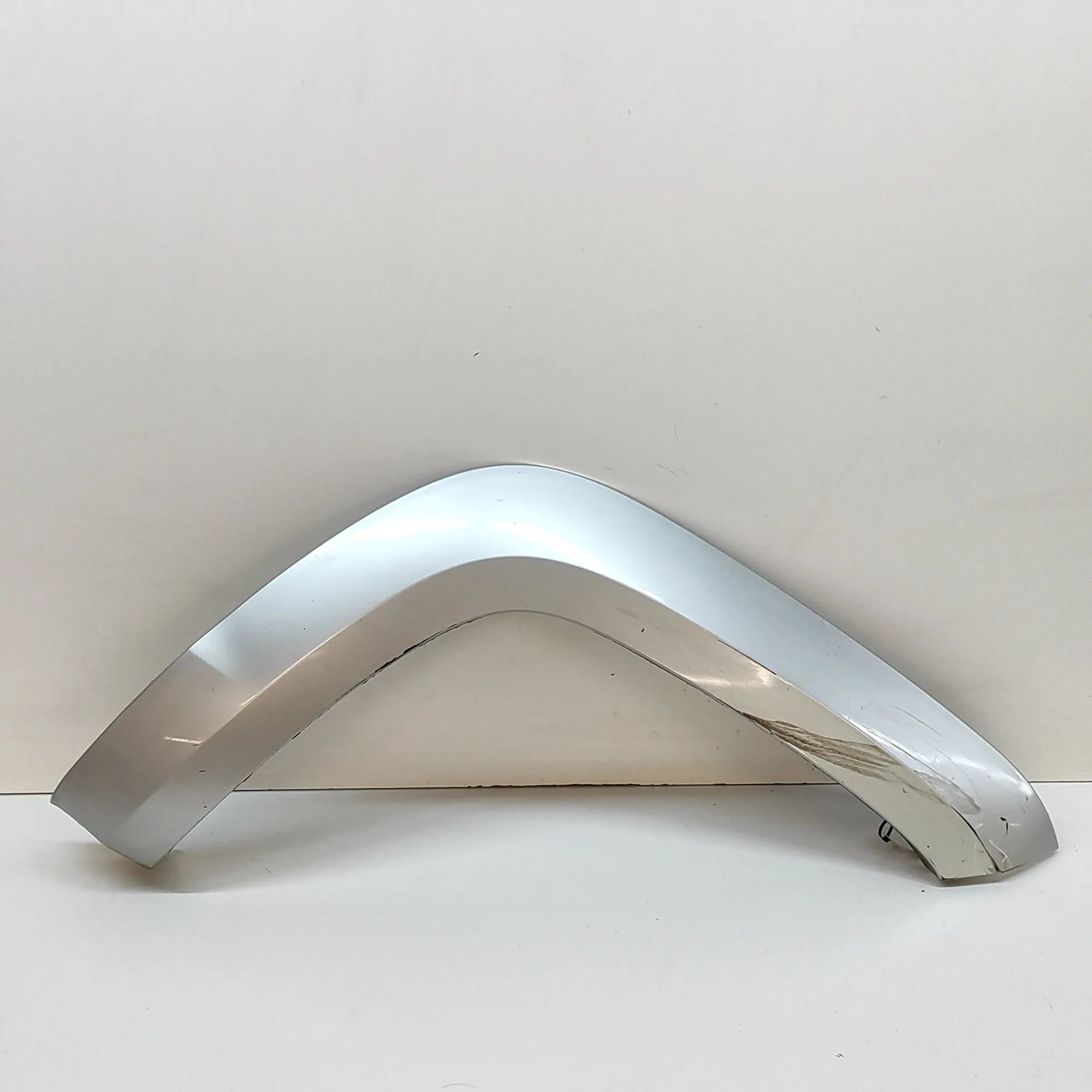 Volkswagen Amarok Wheel arch trim — front right Wheel arch trim — front right — VW AMAROK (2H_,...